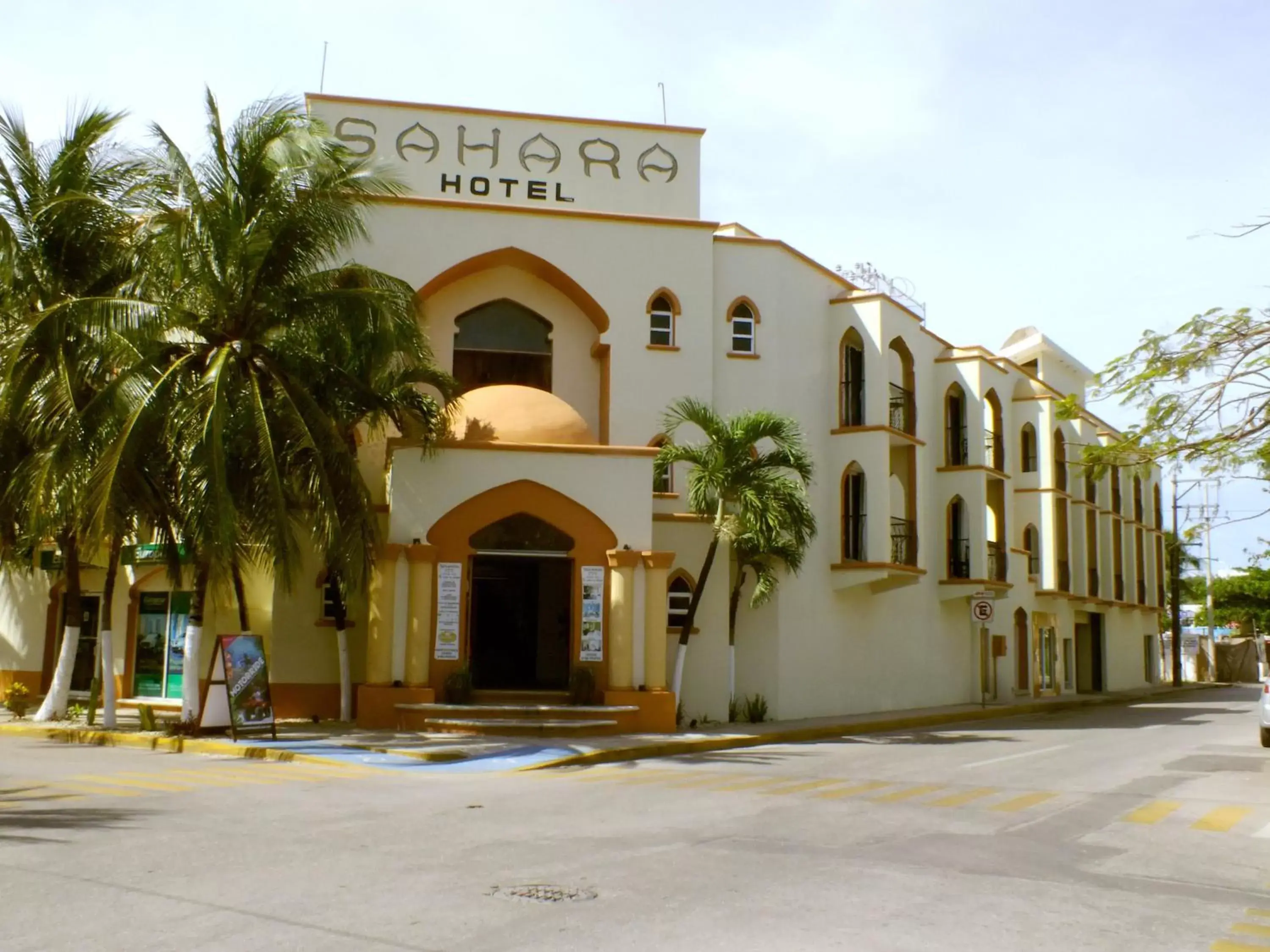 Facade/entrance in Gran SAHARA