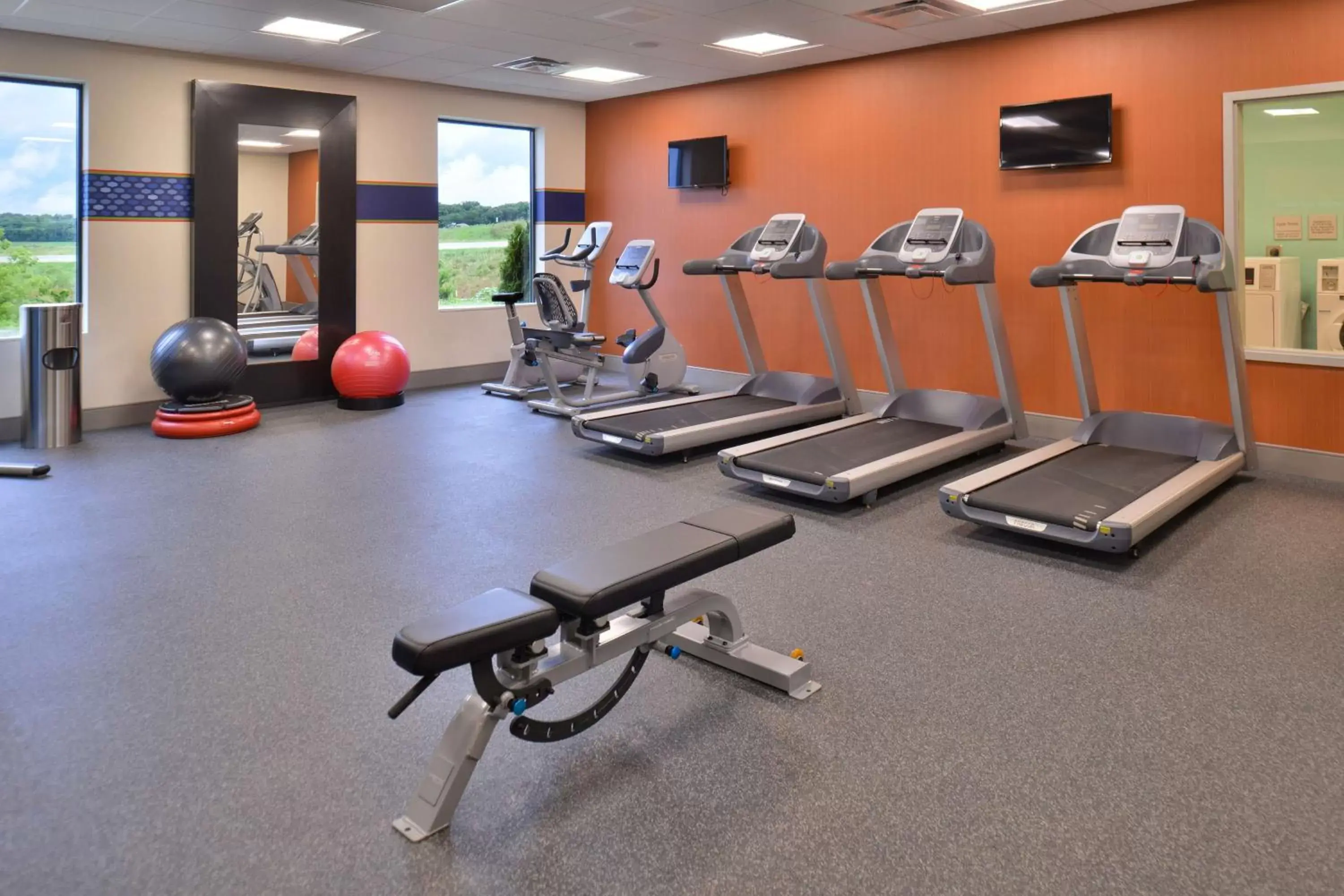 Fitness centre/facilities in Hampton Inn and Suites Ames, IA Fitness centre/facilities in Hampton Inn and Suites Ames, IA