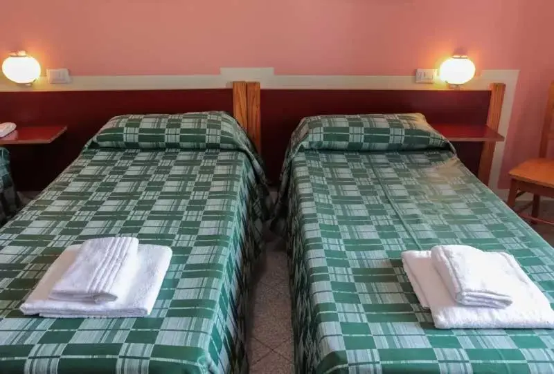 Bedroom, Bed in Hotel Mistral