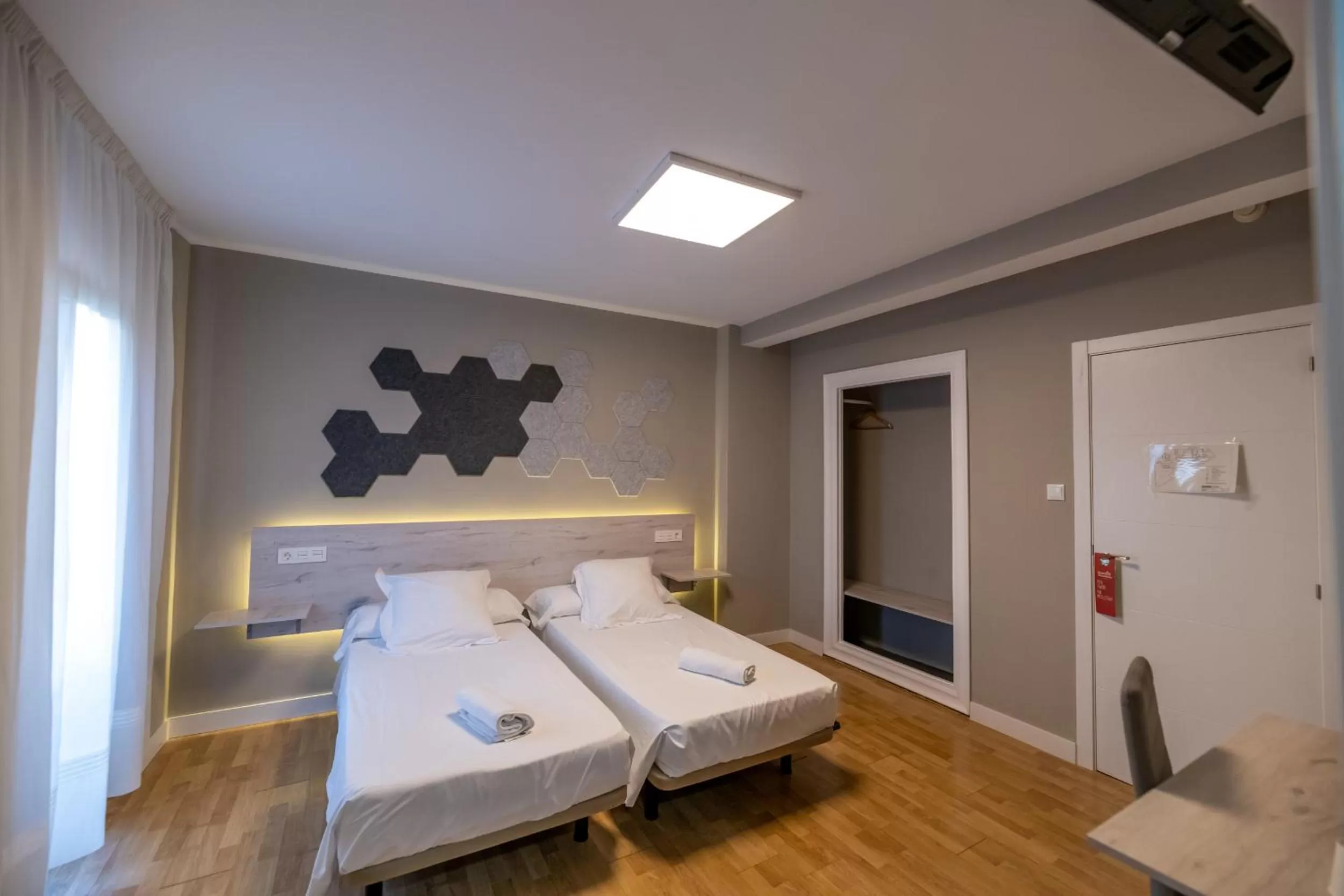 Photo of the whole room, Bed in Hotel Monasterio Granada - Adults Only