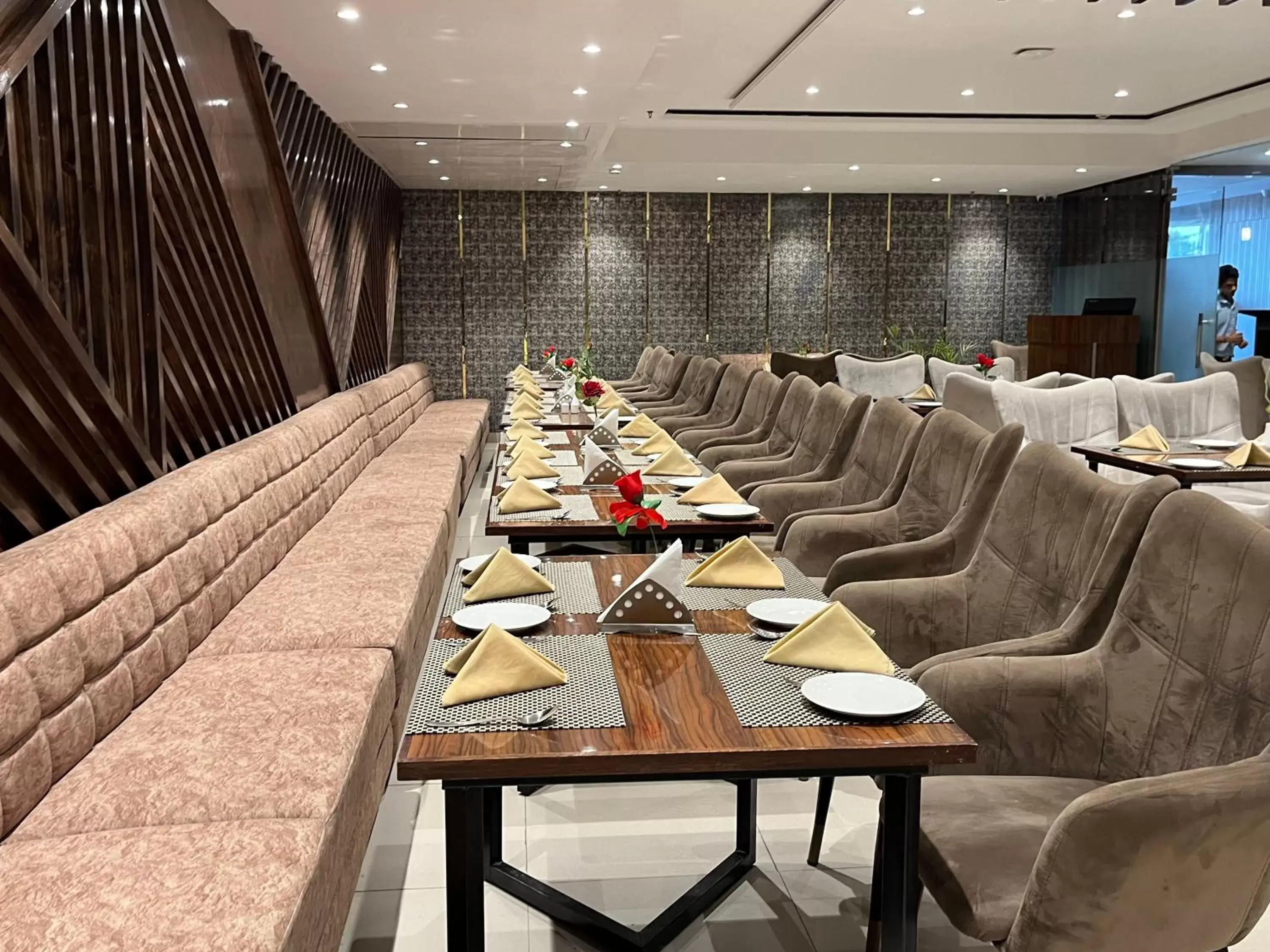 Restaurant/places to eat in RRV Hotel Restaurant/places to eat in RRV Hotel