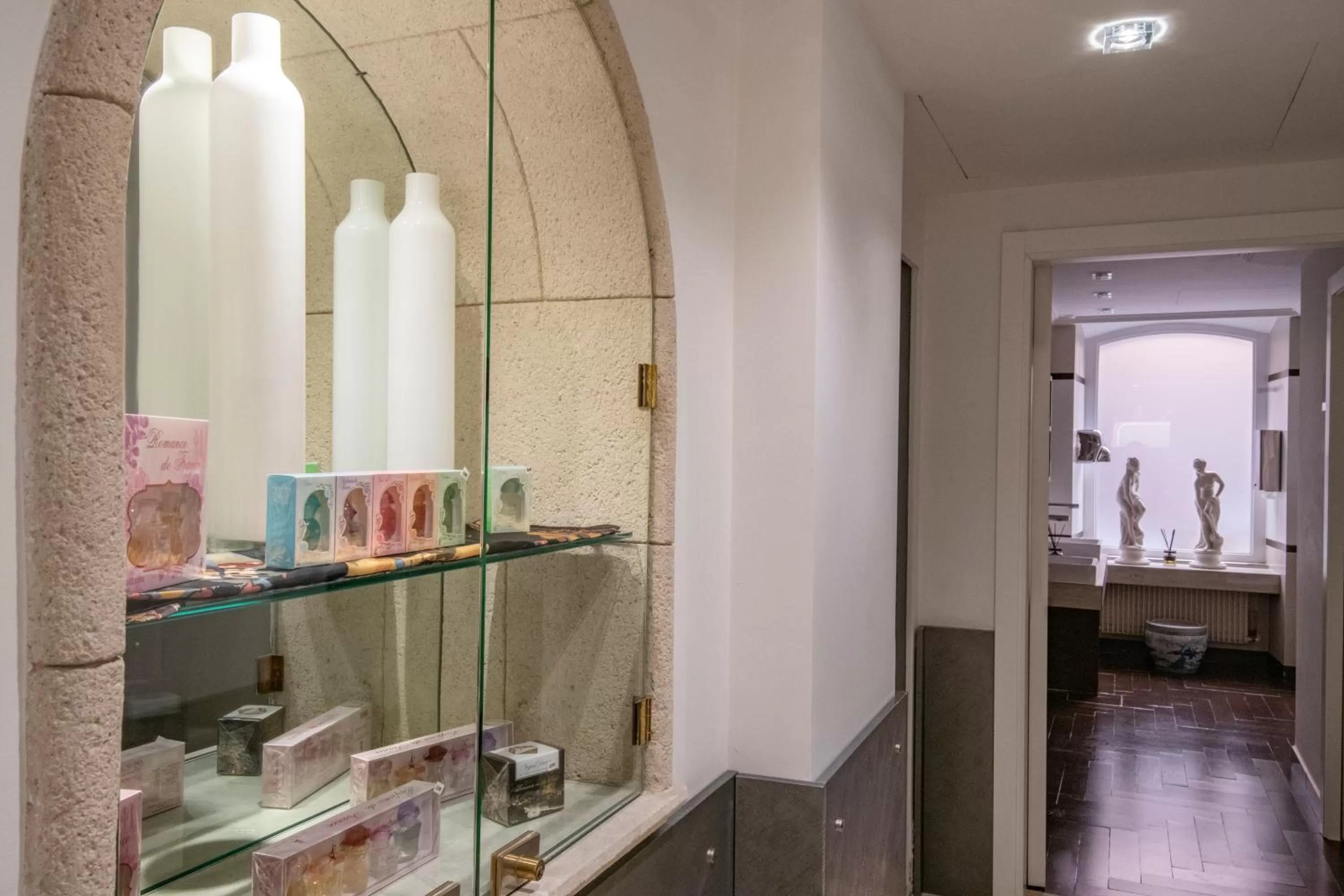 Decorative detail in GOLDEN TULIP CANNES HOTEL de PARIS