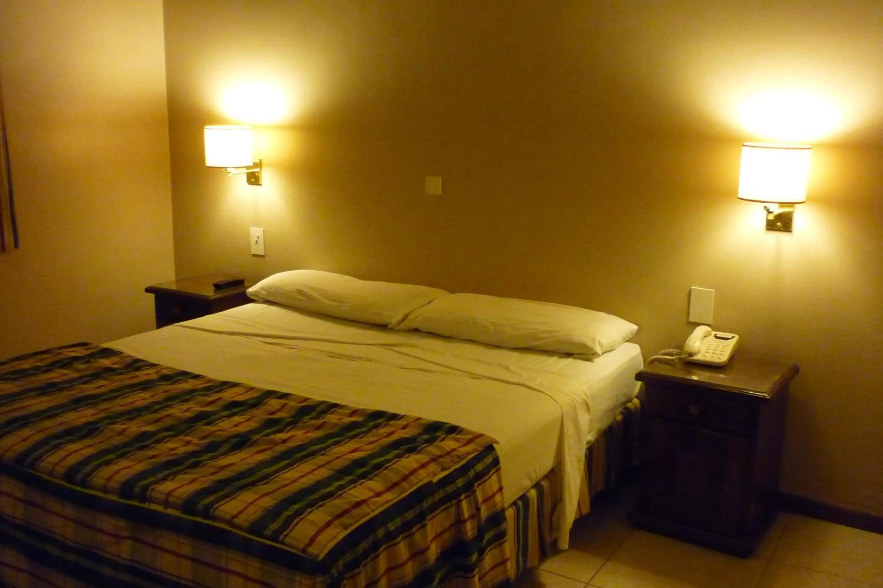 Photo of the whole room, Bed in Marcopolo Suites Iguazu
