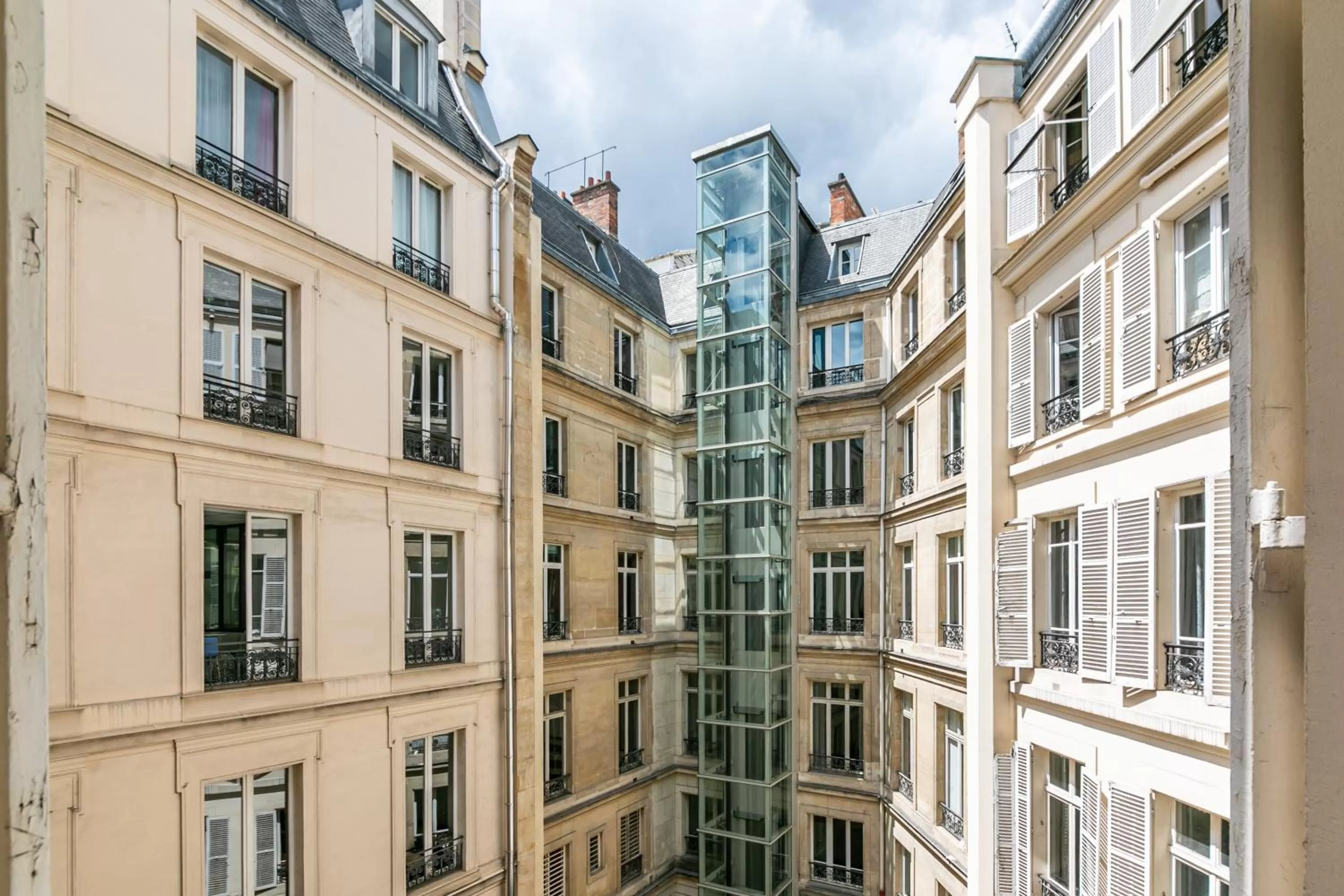 Property building in WS Haussmann - La Fayette