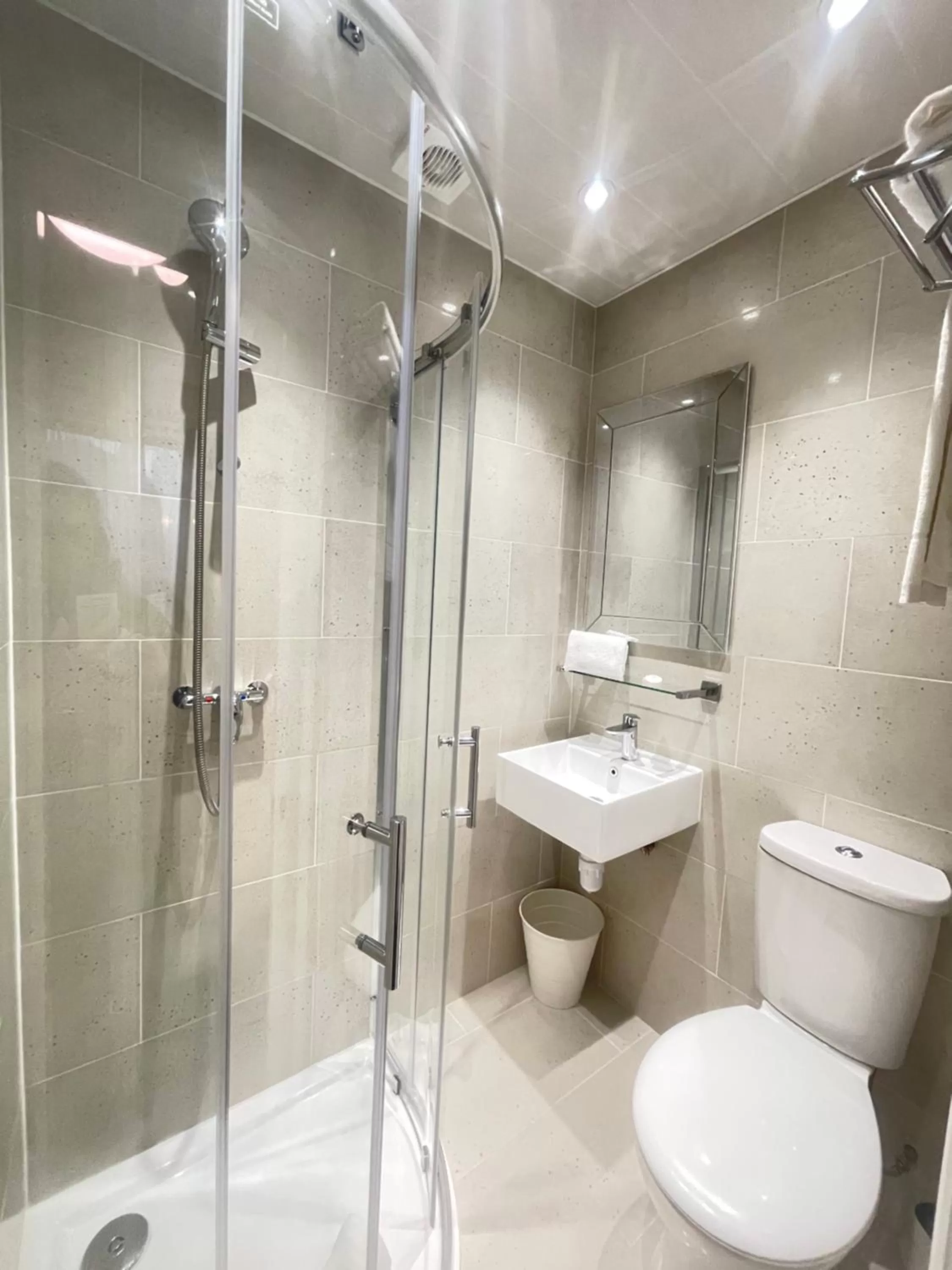 Bathroom in Lords Hotel