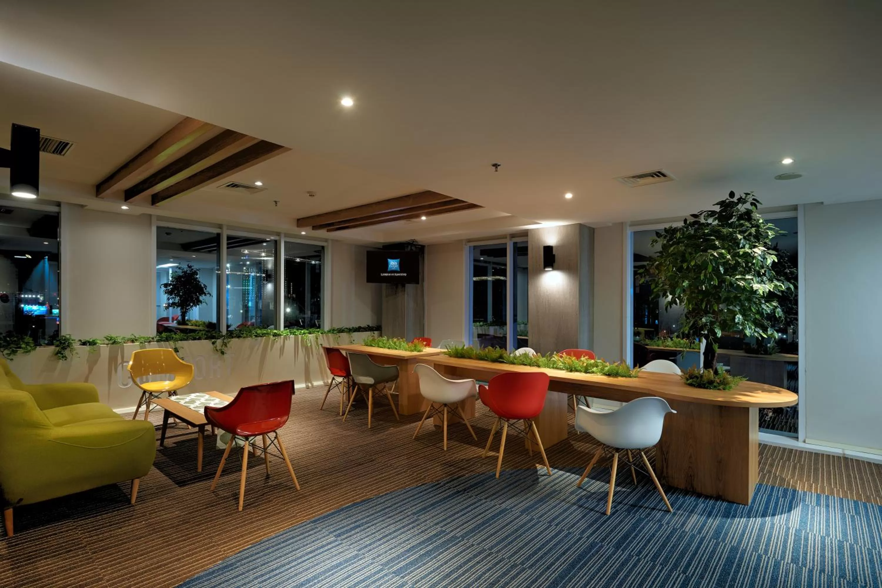 Lobby or reception in Deka Hotel Surabaya HR Muhammad