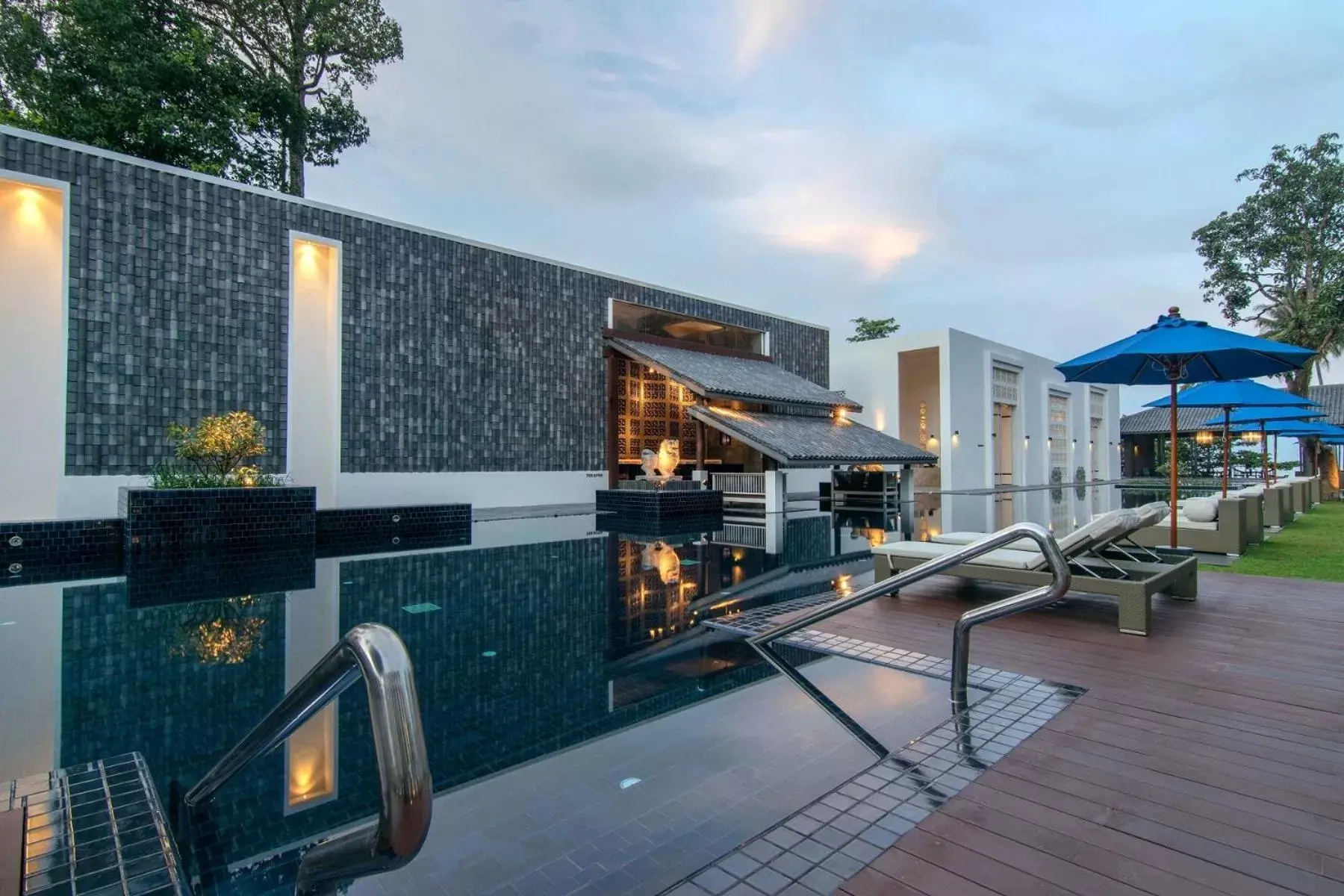 Swimming Pool in Awa Resort Koh Chang