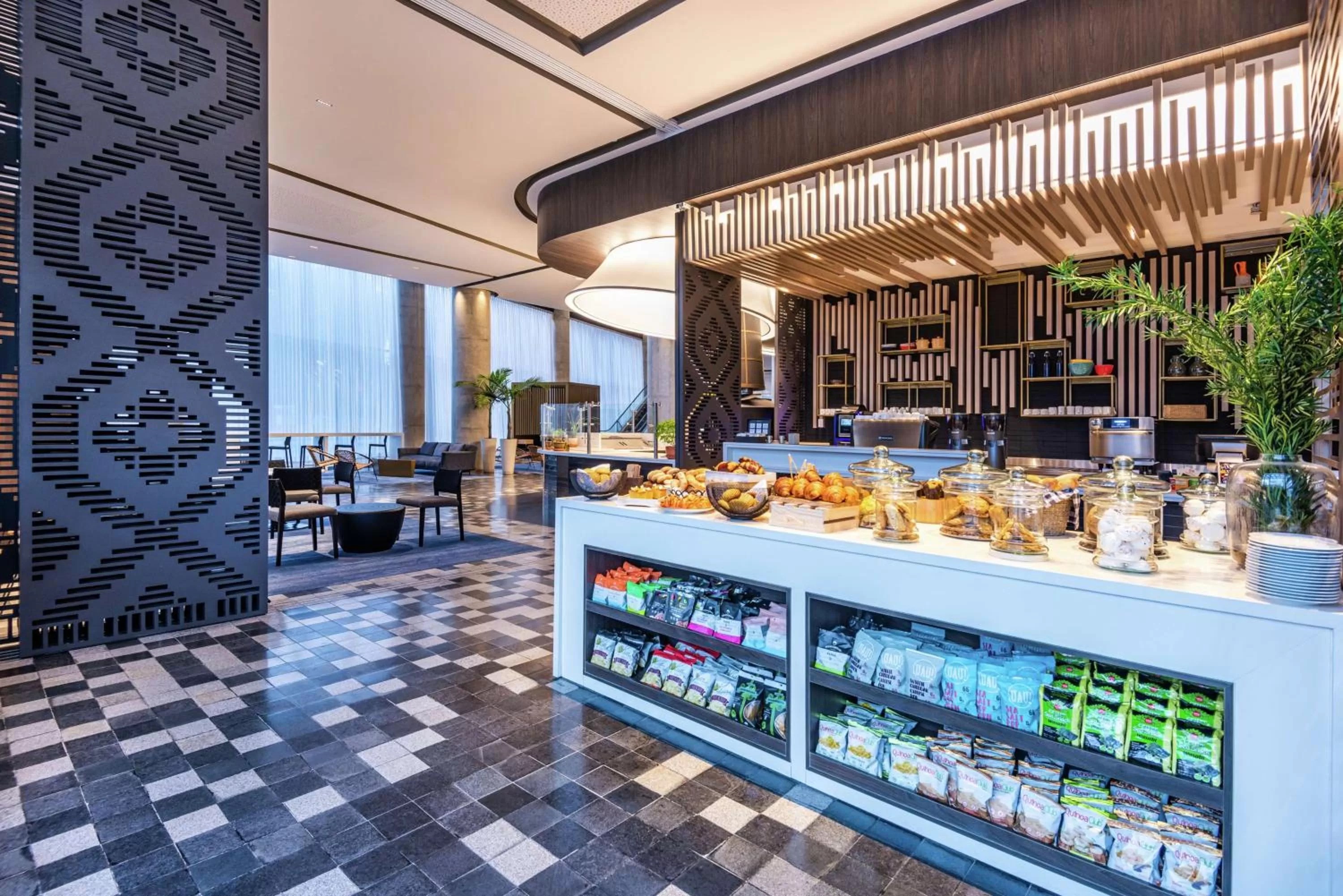 Restaurant/places to eat in Hilton Bogota Corferias