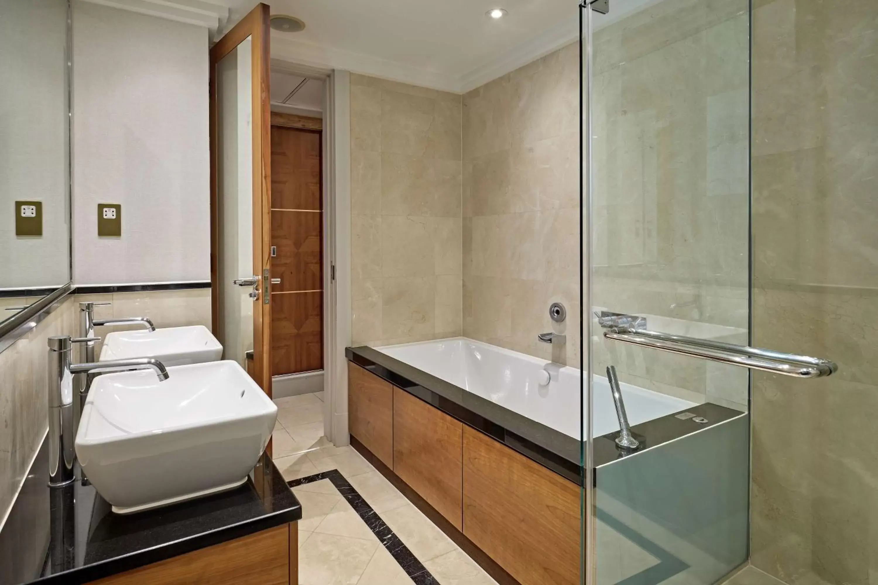 Bathroom in London Hilton on Park Lane