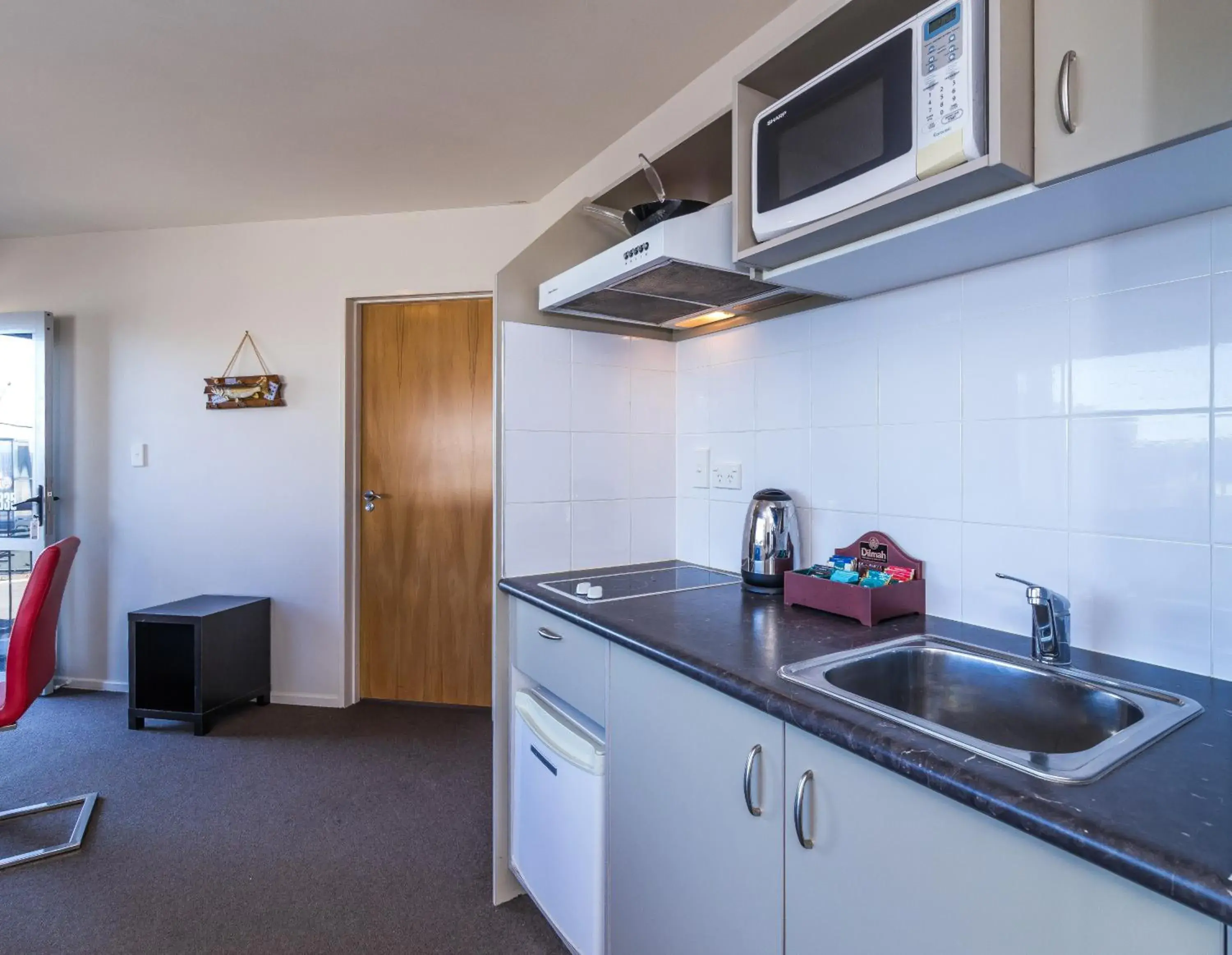 Kitchen or kitchenette, Kitchen/Kitchenette in Twin Peaks Lakeside Inn