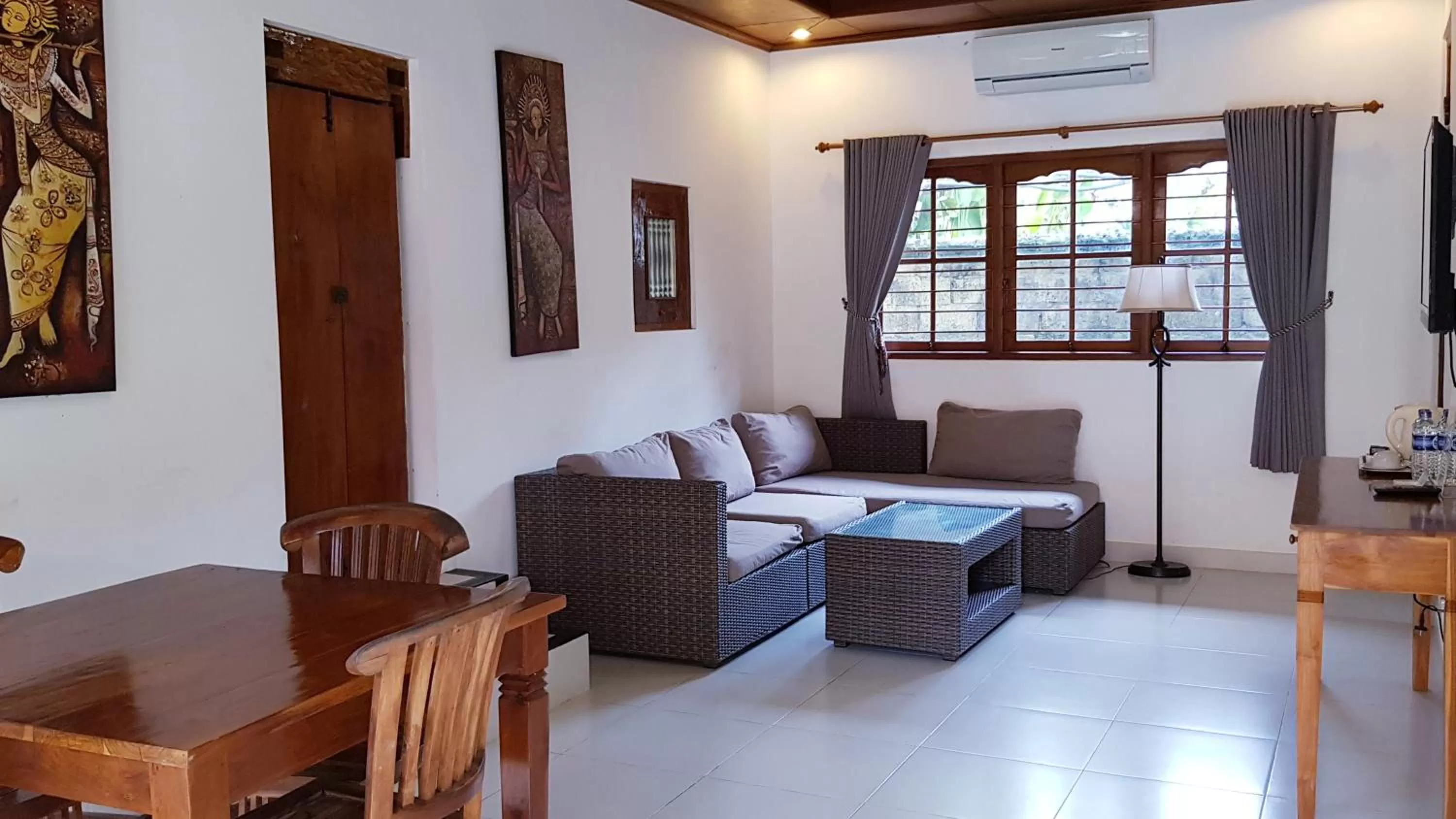 Living room in Kusnadi Hotel