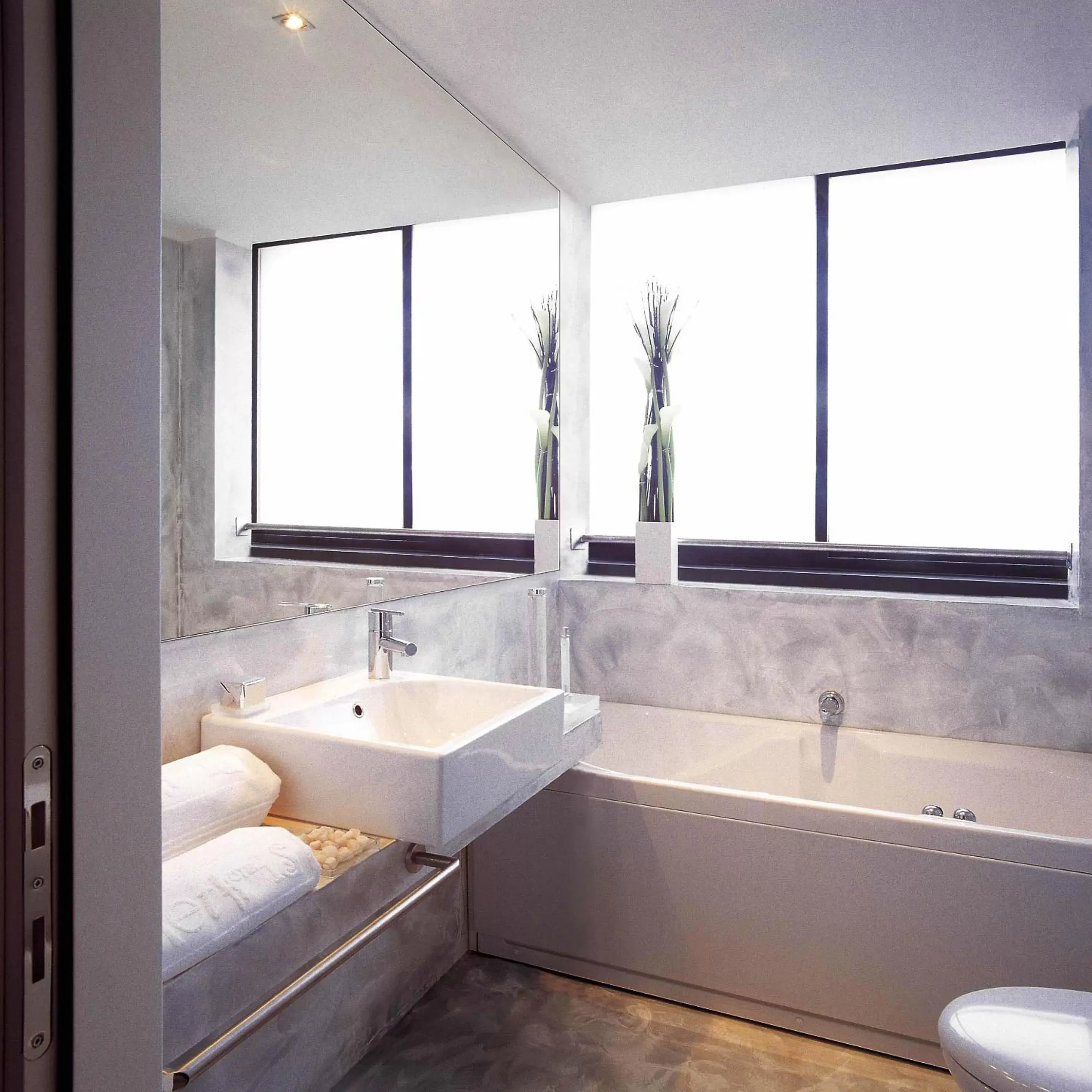 Hot Tub, Bathroom in Methis Hotel & SPA