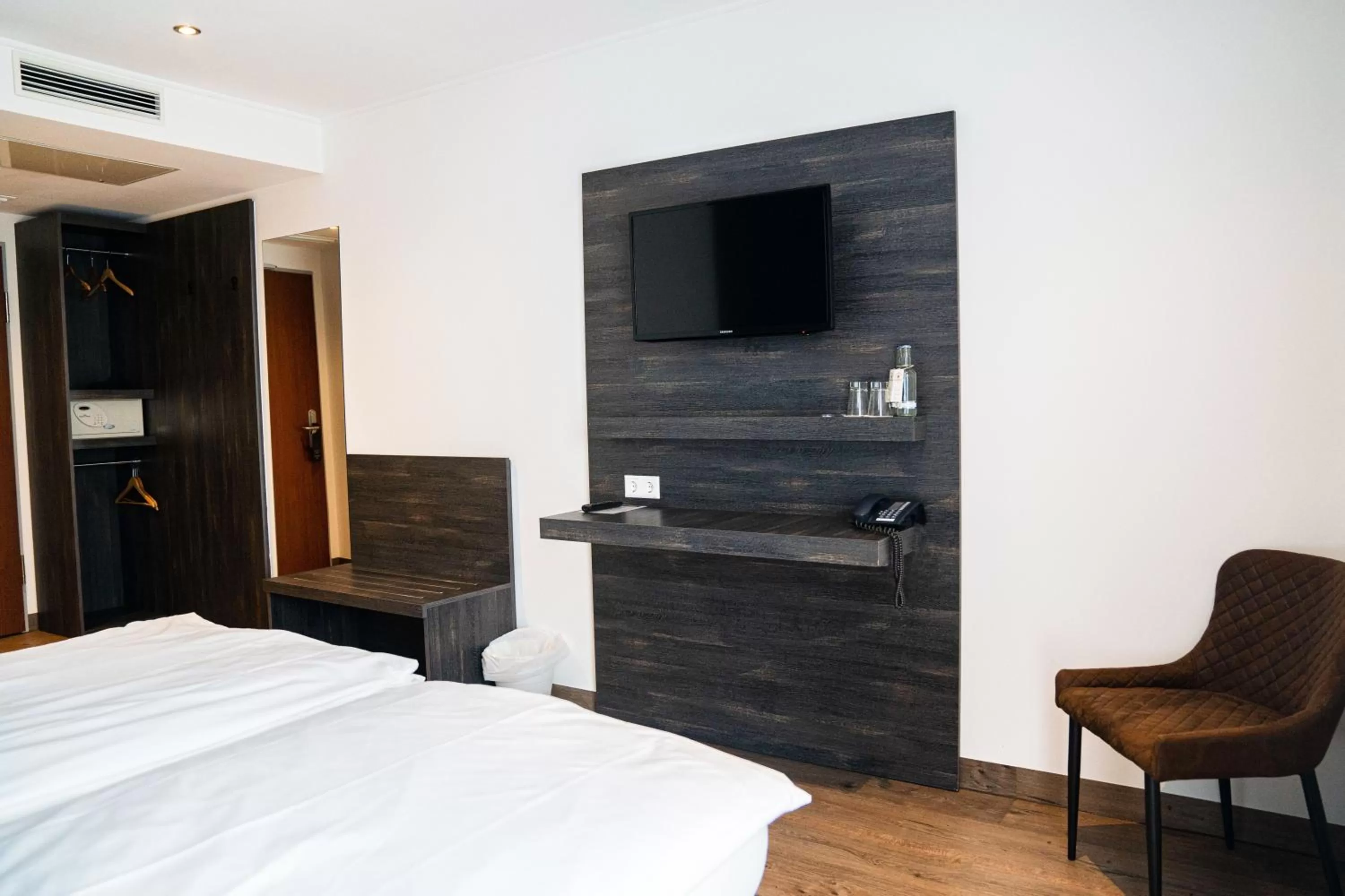 TV and multimedia, Bed in AiREA Hotel