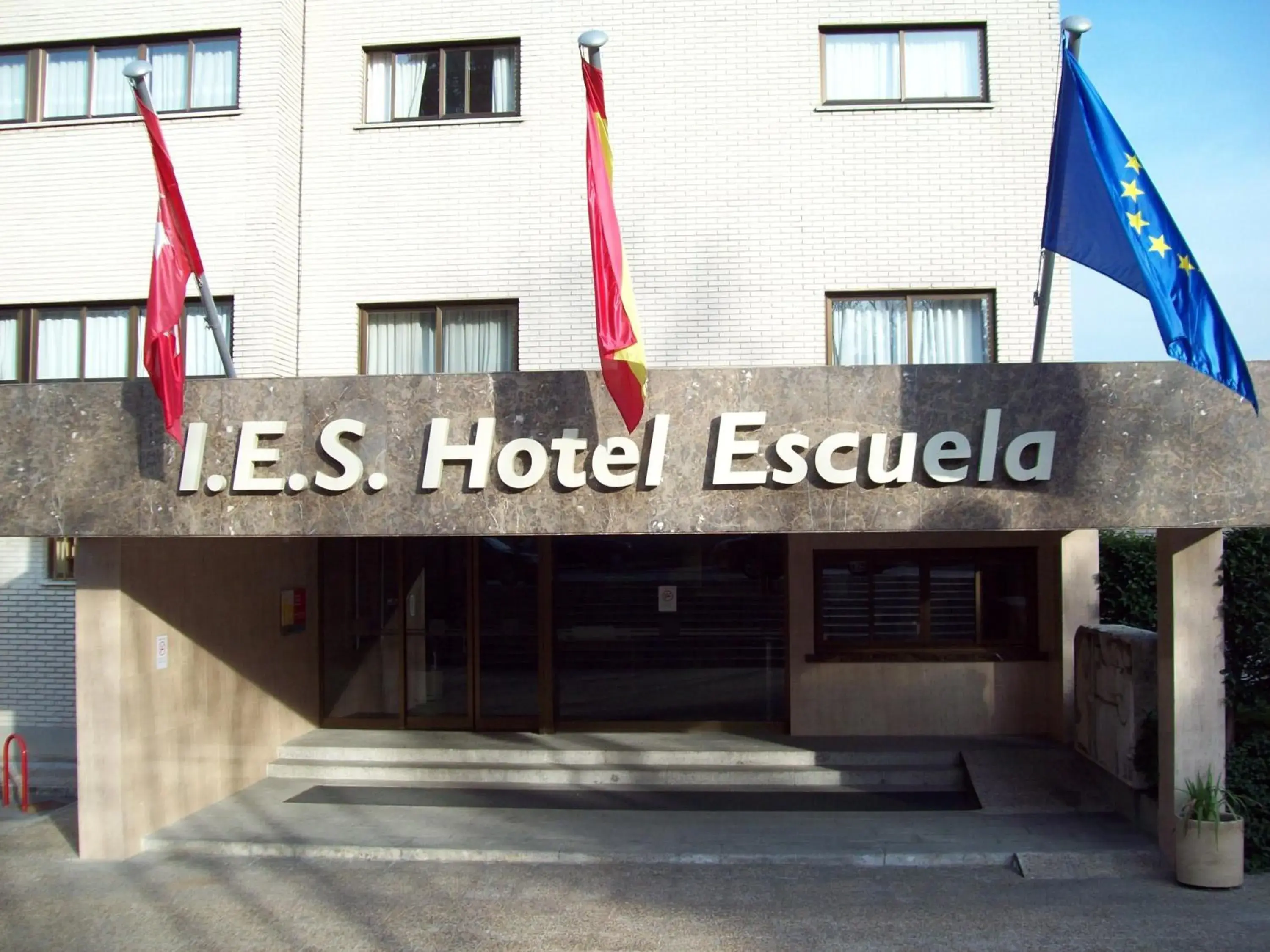Facade/entrance, Property Logo/Sign in Hotel Escuela Madrid