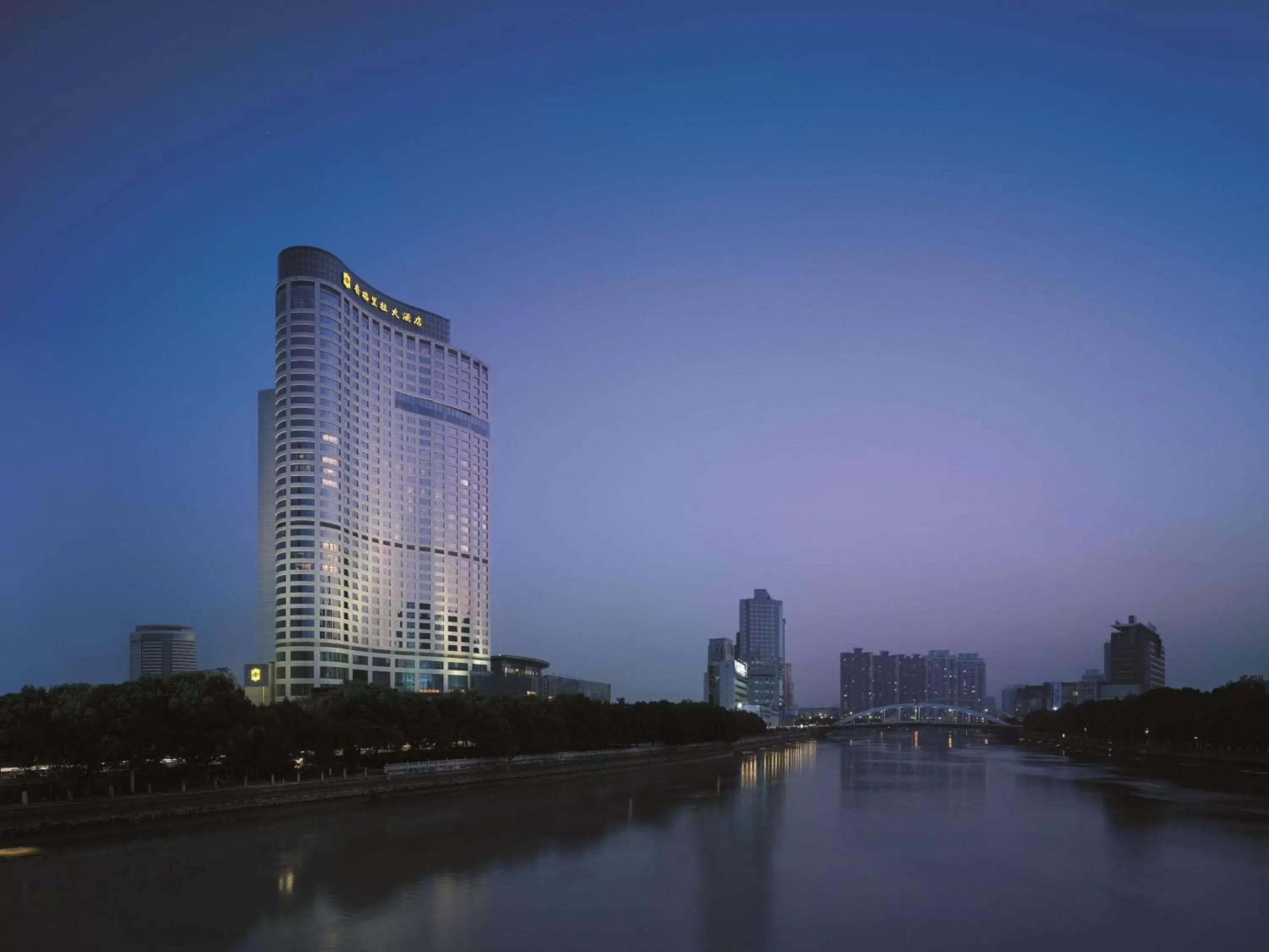 Property building in Shangri-La Ningbo - The Three Rivers Intersection