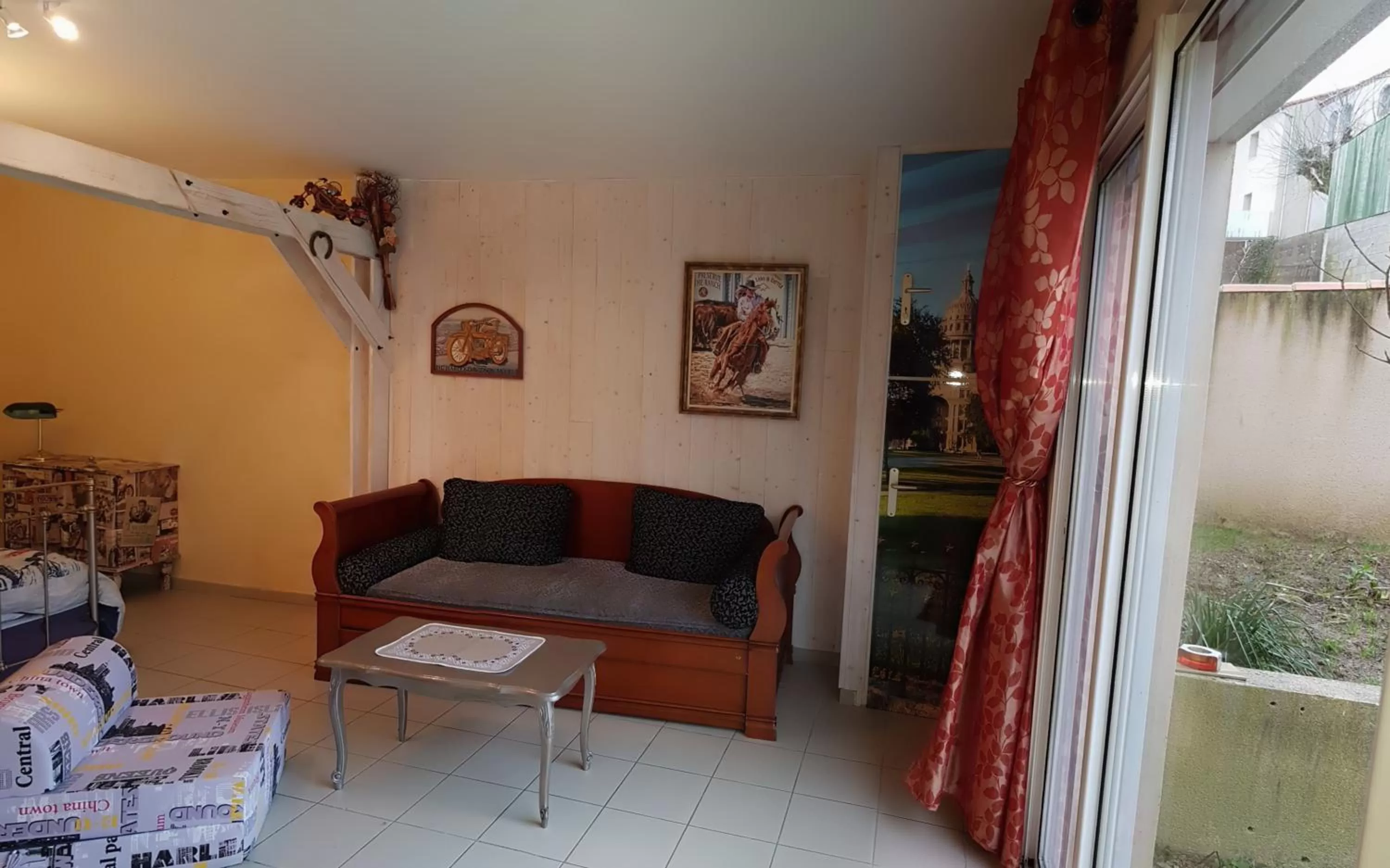 Photo of the whole room in la Passerelle