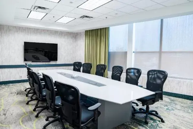 Meeting/conference room in Coast Hotel & Convention Centre