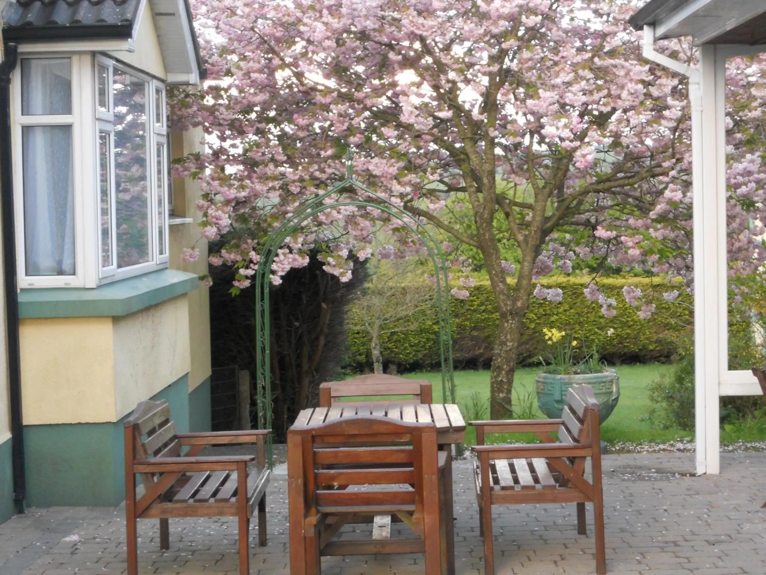 Garden in Rhu Glenn Hotel