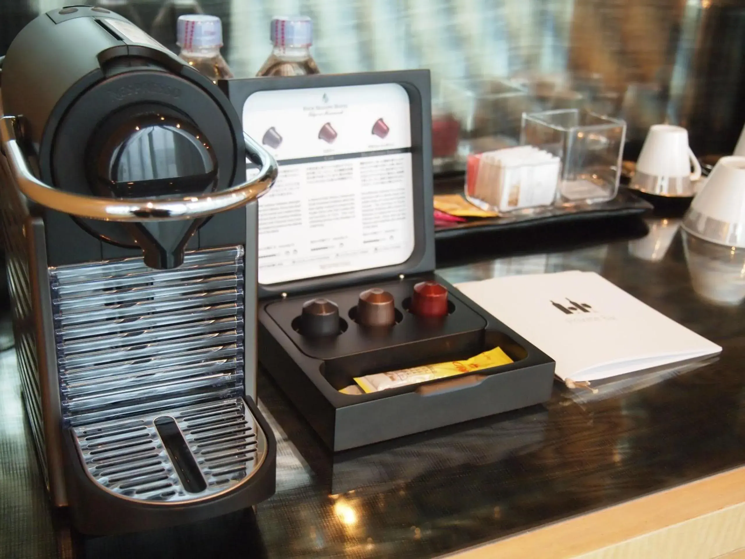Coffee/tea facilities in Four Seasons Hotel Tokyo at Marunouchi
