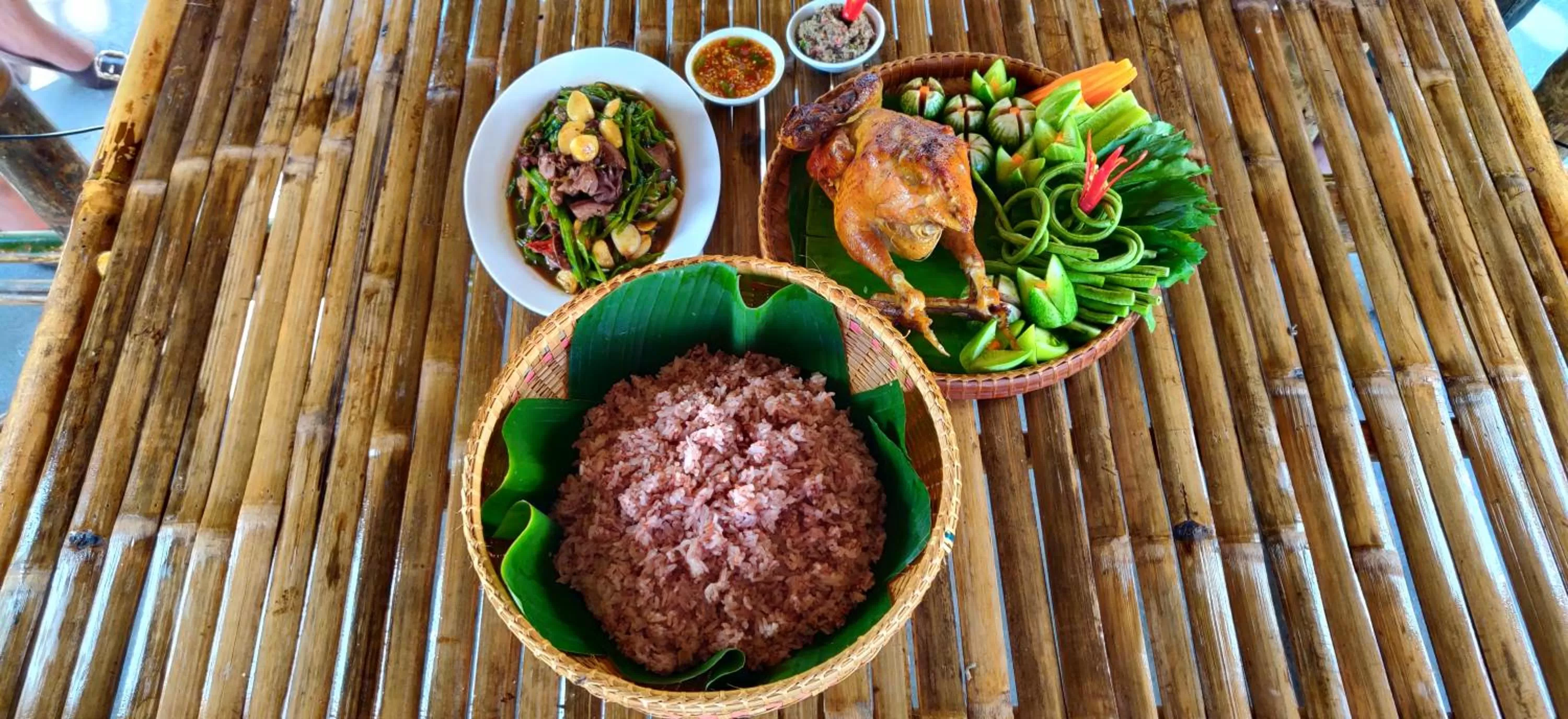 Food in Glorious Hotel