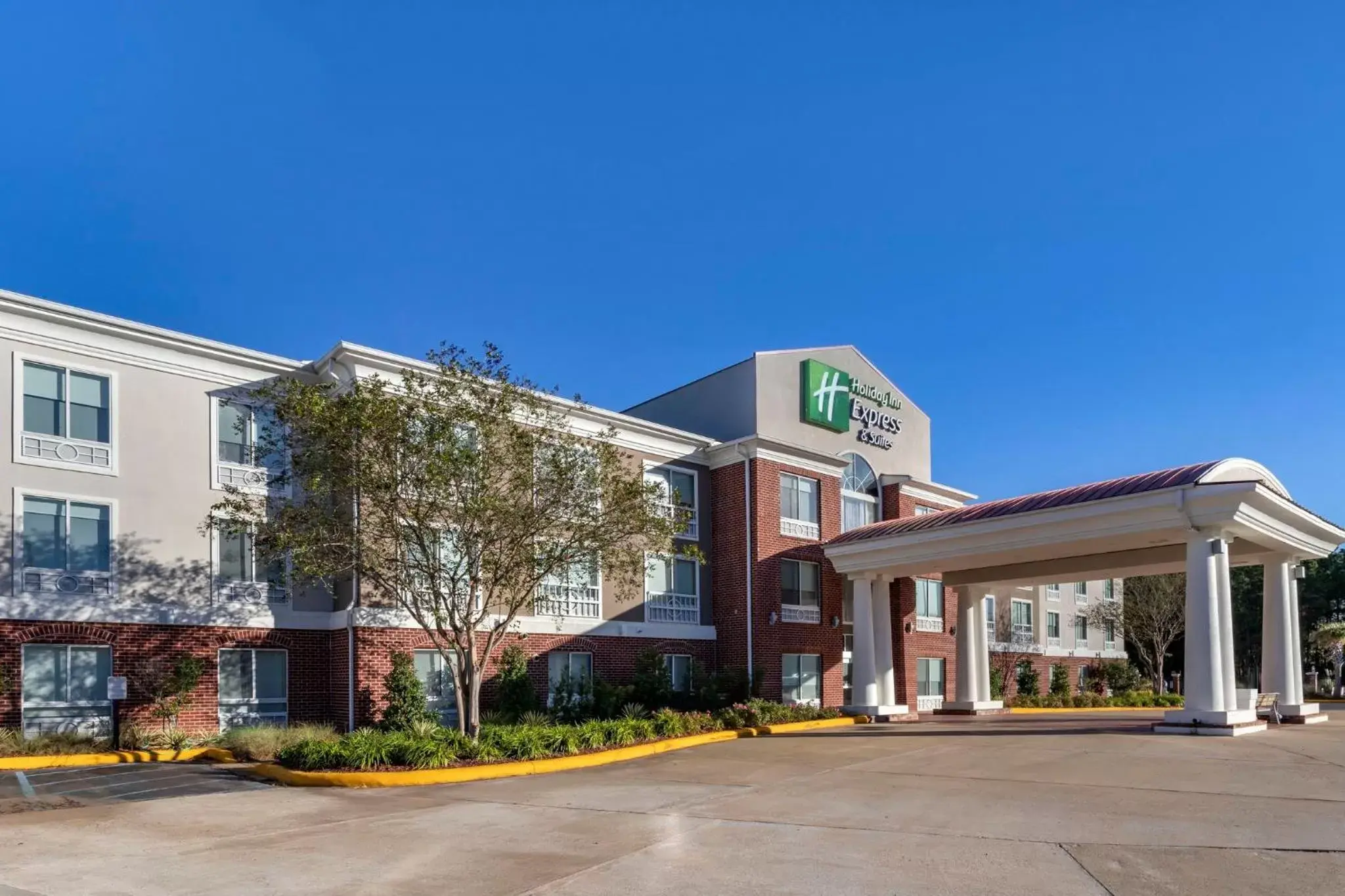 Property Building in Holiday Inn Express Hotel and Suites Natchitoches, an IHG Hotel