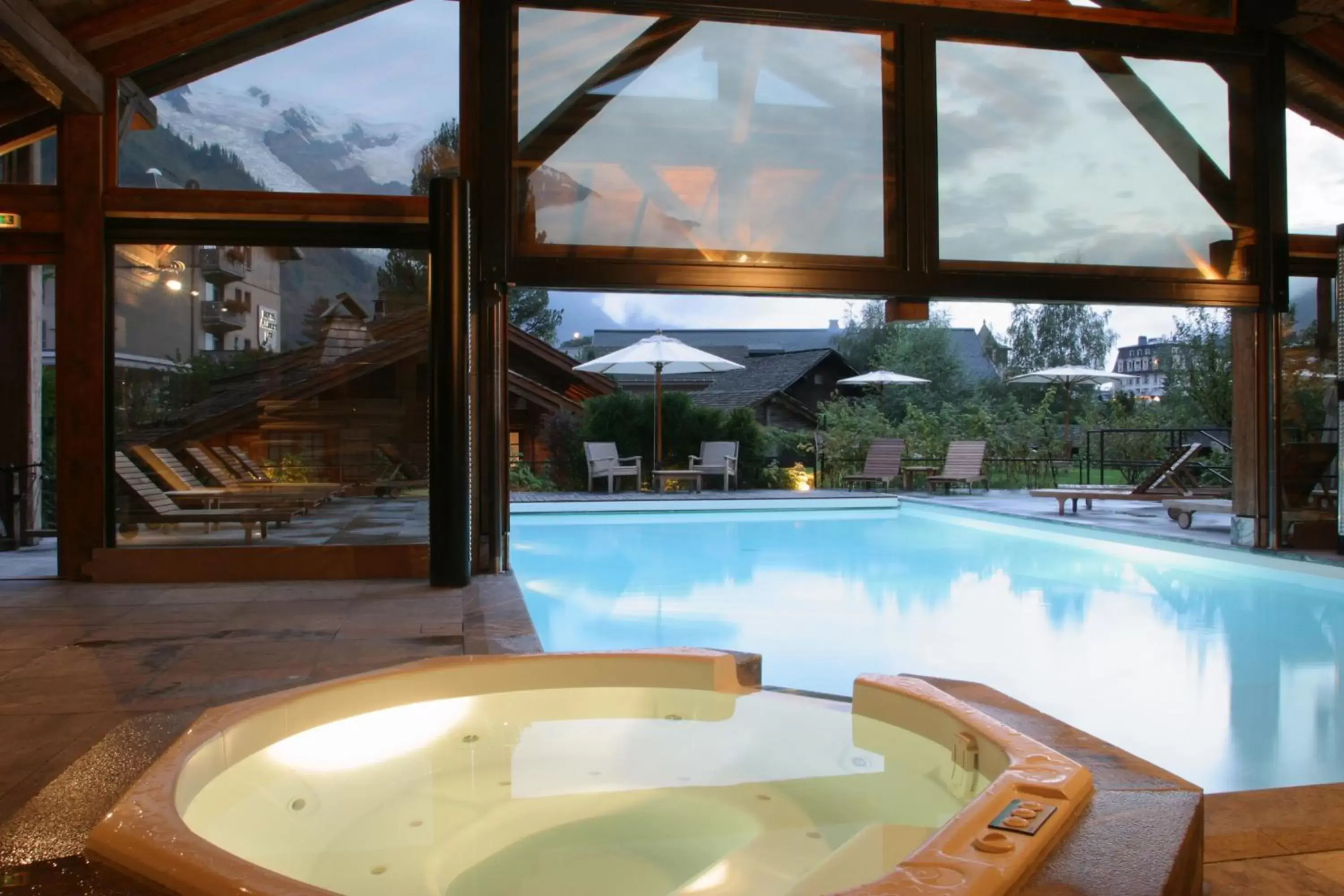 Spa and wellness centre/facilities, Swimming Pool in Le Hameau Albert 1er