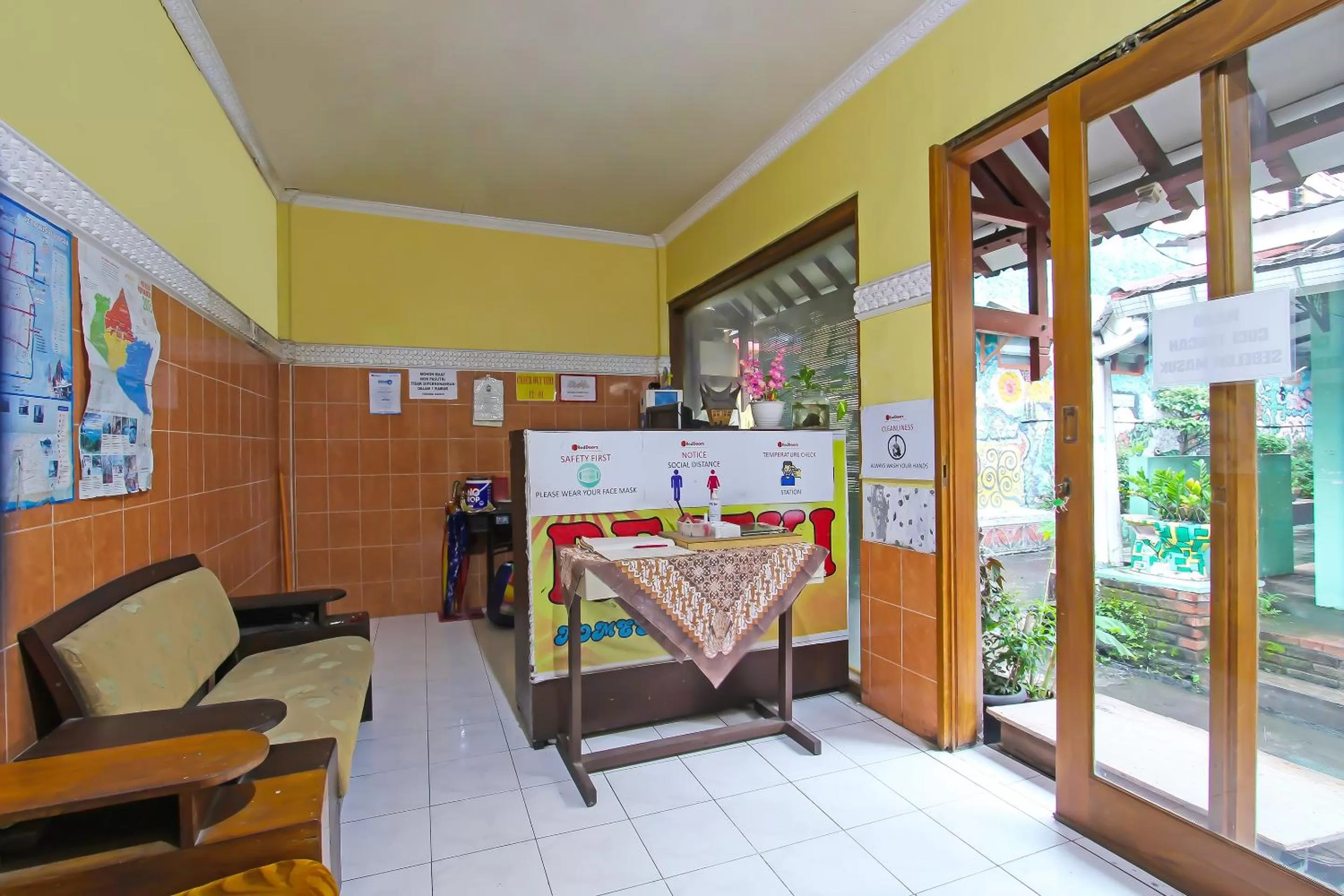 Lobby or reception in SPOT ON 91911 Rejeki Homestay Syariah Malioboro