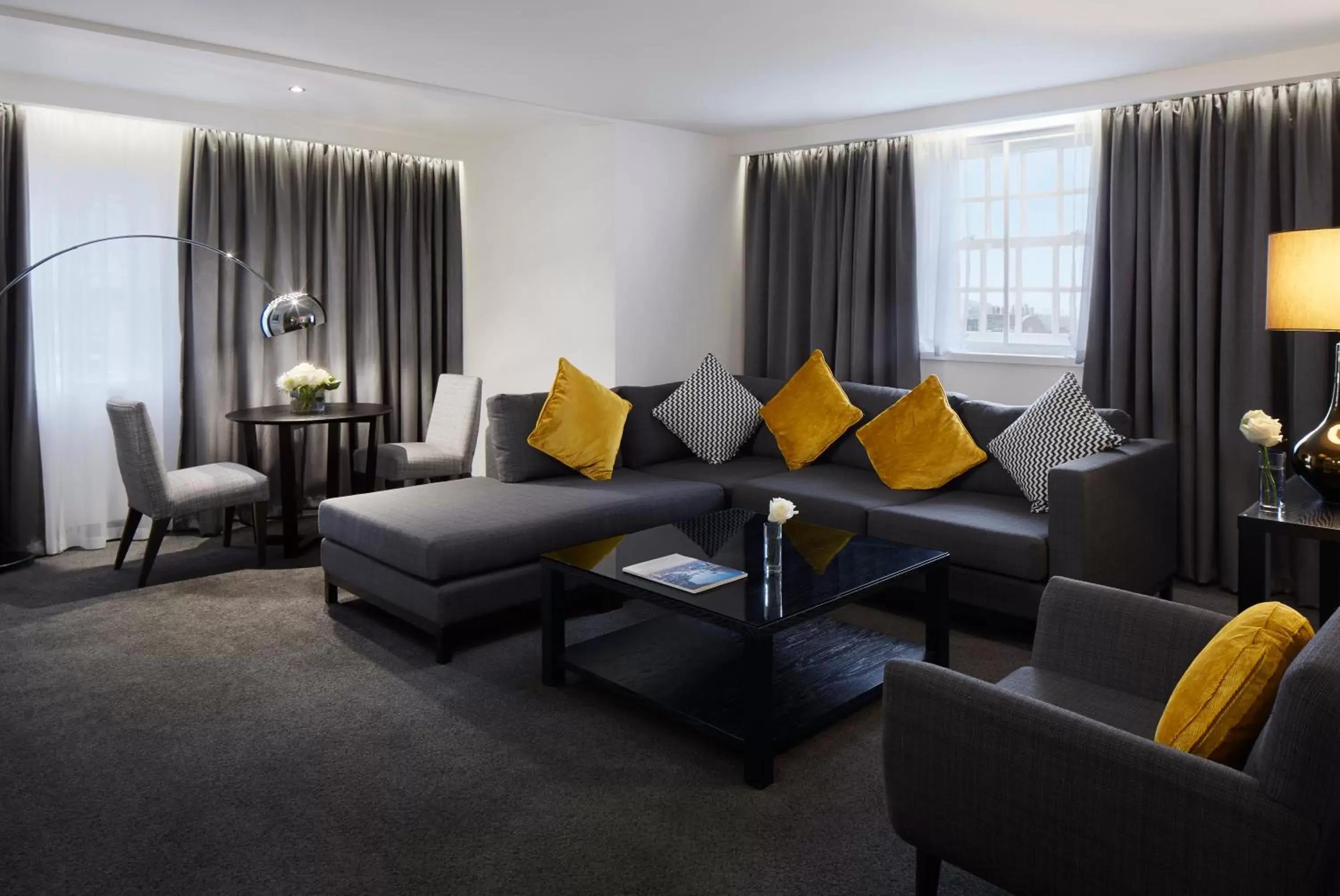 Living room, Seating Area in Radisson Blu Hotel, Edinburgh City Centre