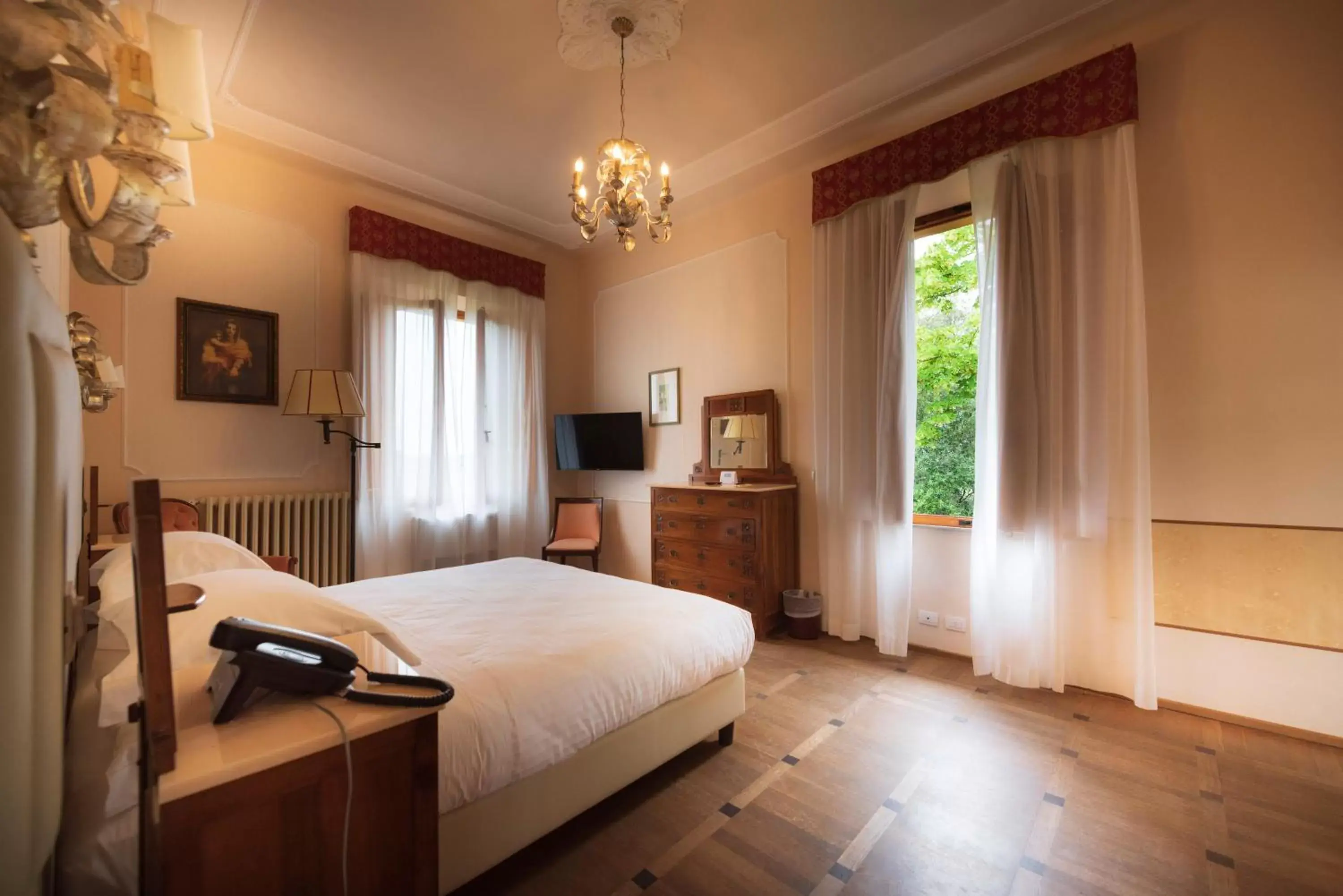 Bedroom, Bed in Villa Scacciapensieri Boutique Hotel