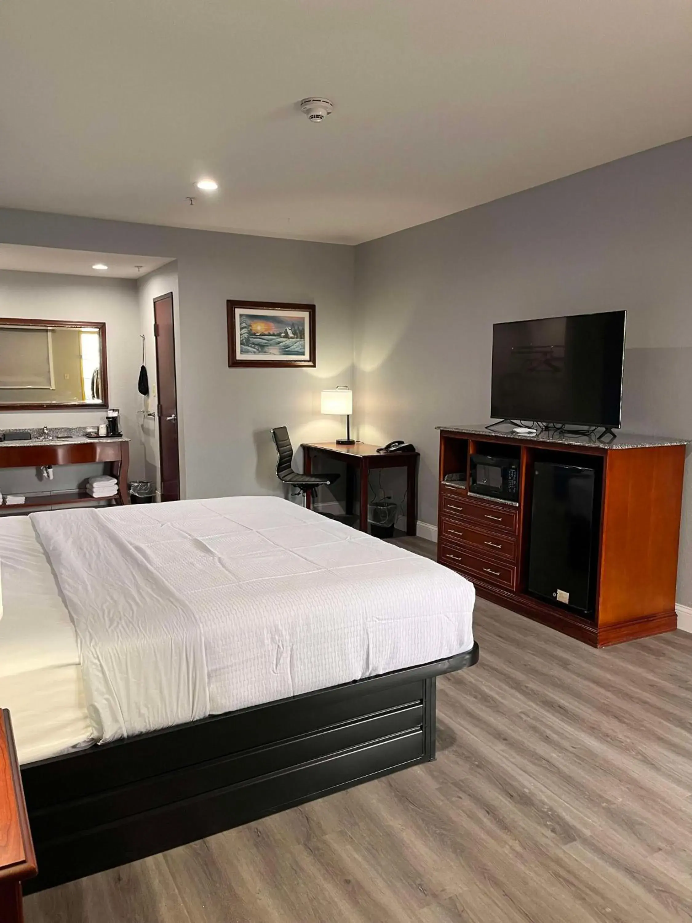 Bedroom, Bed in SureStay by Best Western McAlester