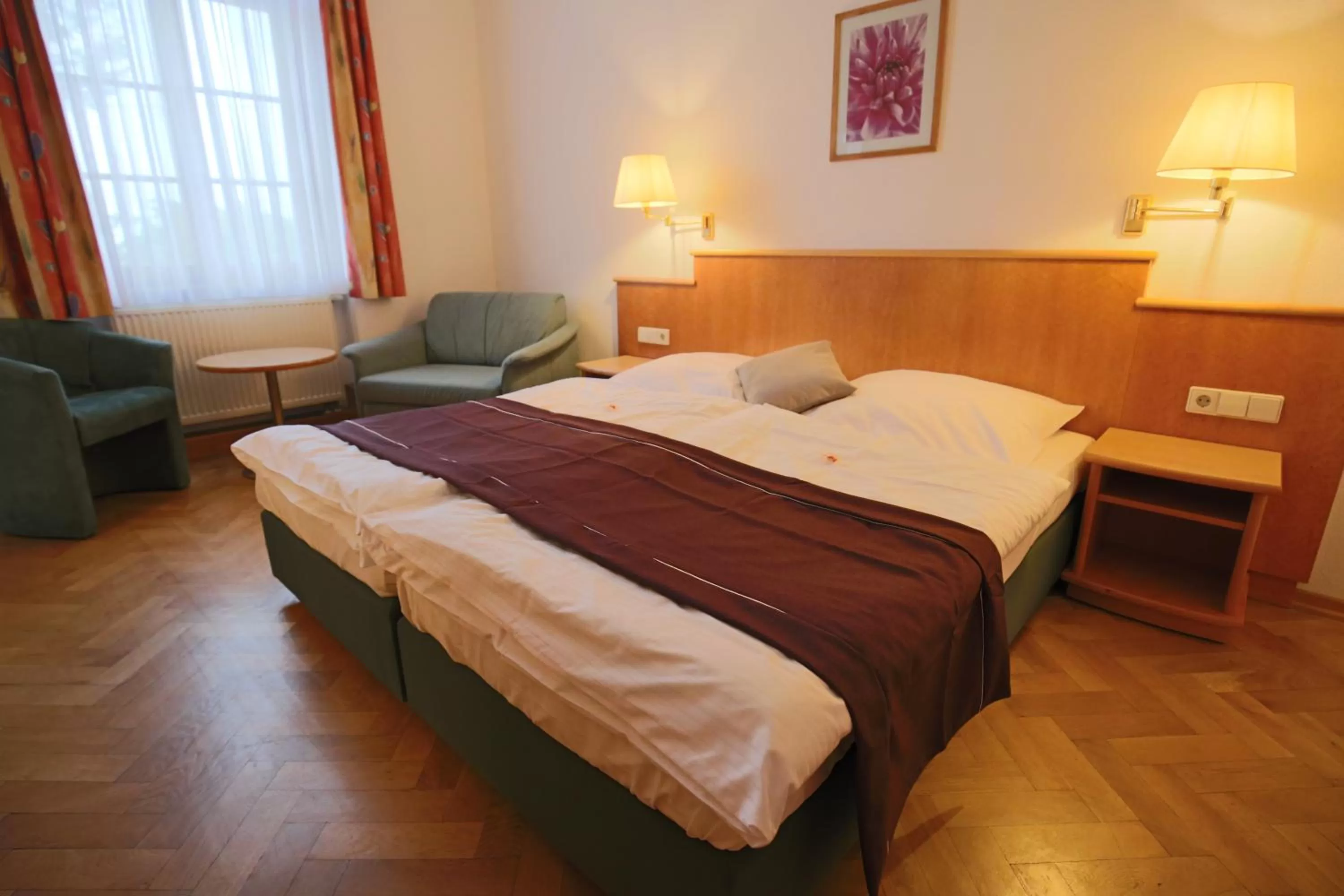 Bed in Hotel Restaurant Hambacher WInzer