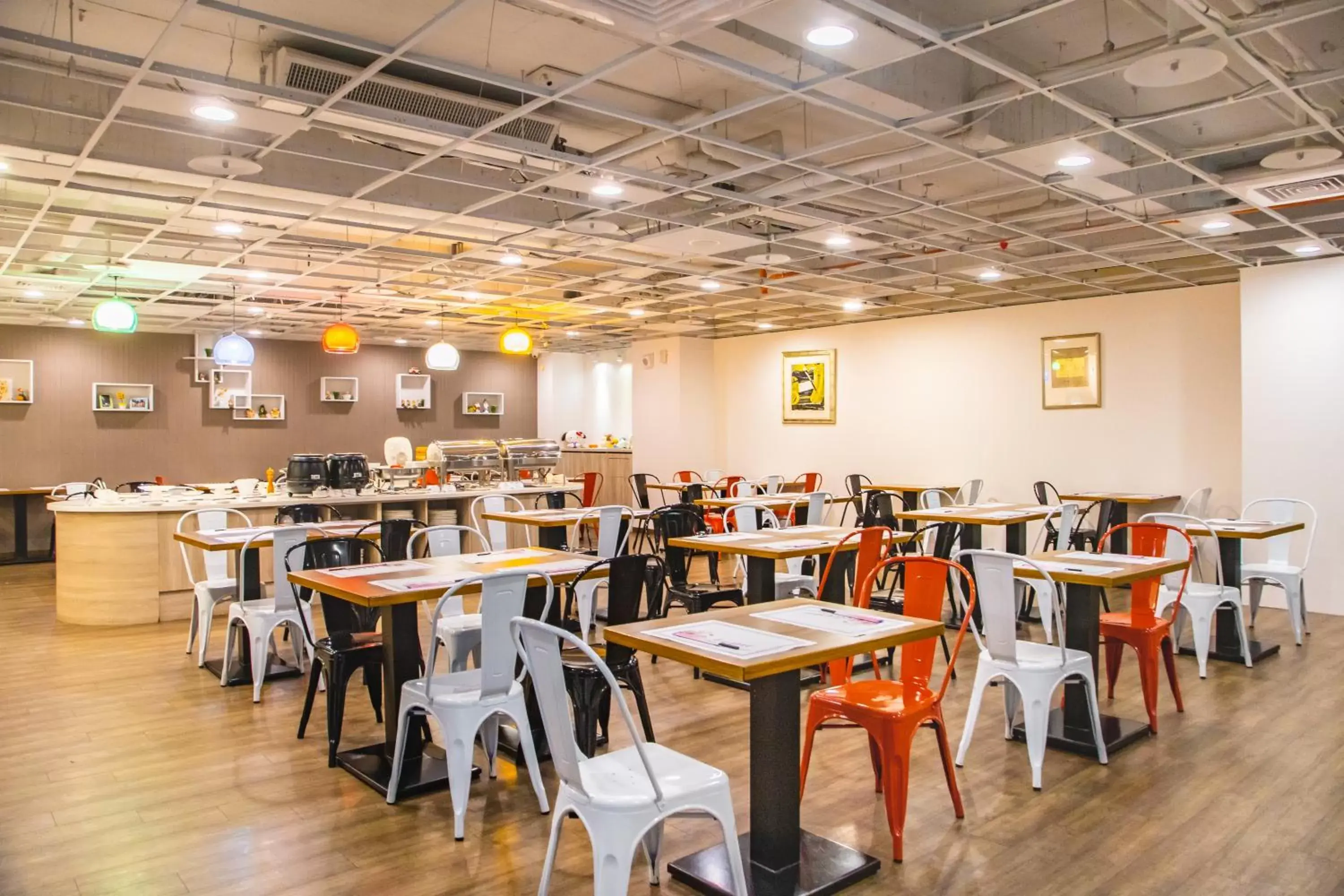 Restaurant/places to eat in Wholesome Hotel Restaurant/places to eat in Wholesome Hotel