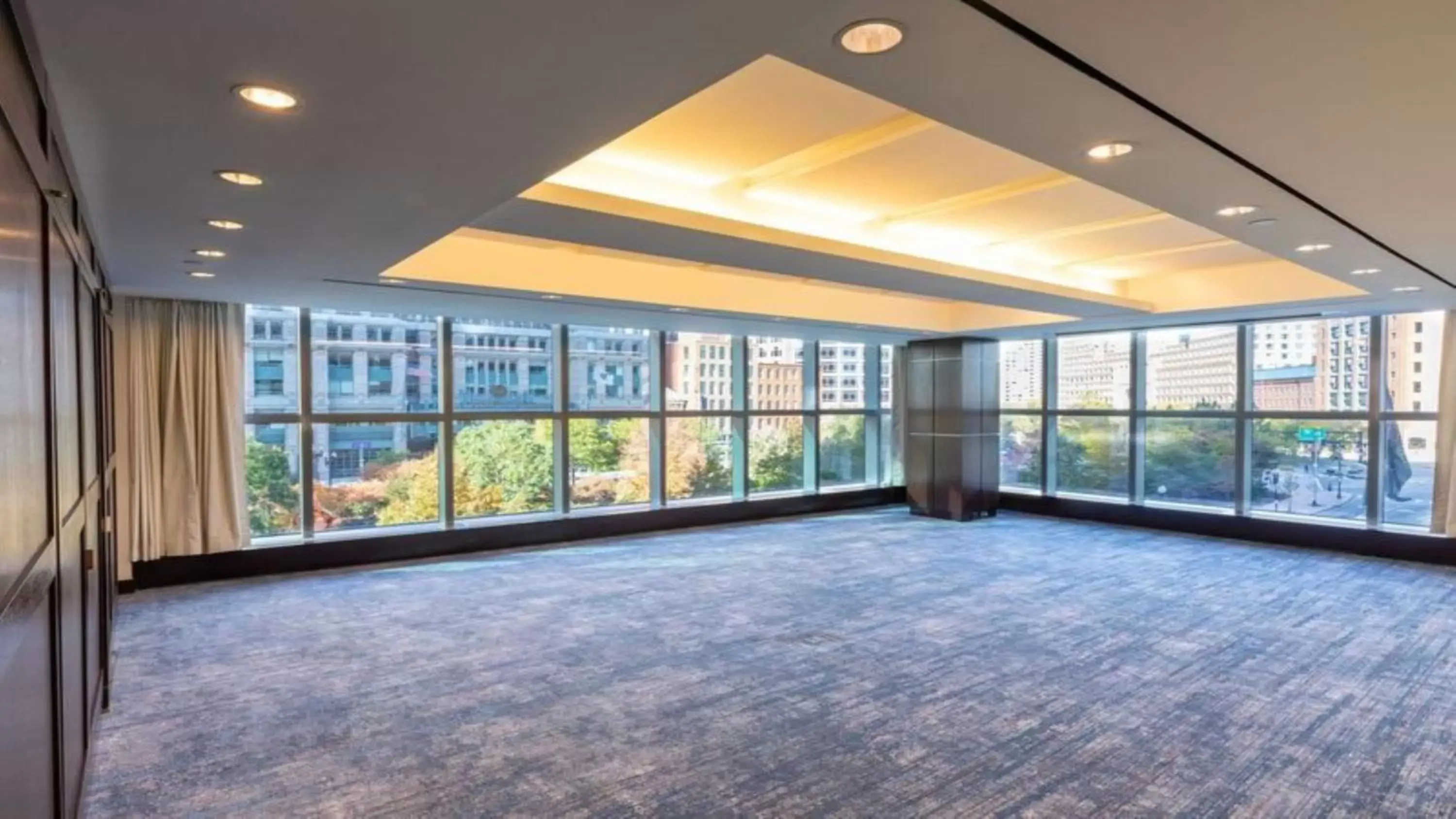 Meeting/conference room in InterContinental Boston, an IHG Hotel