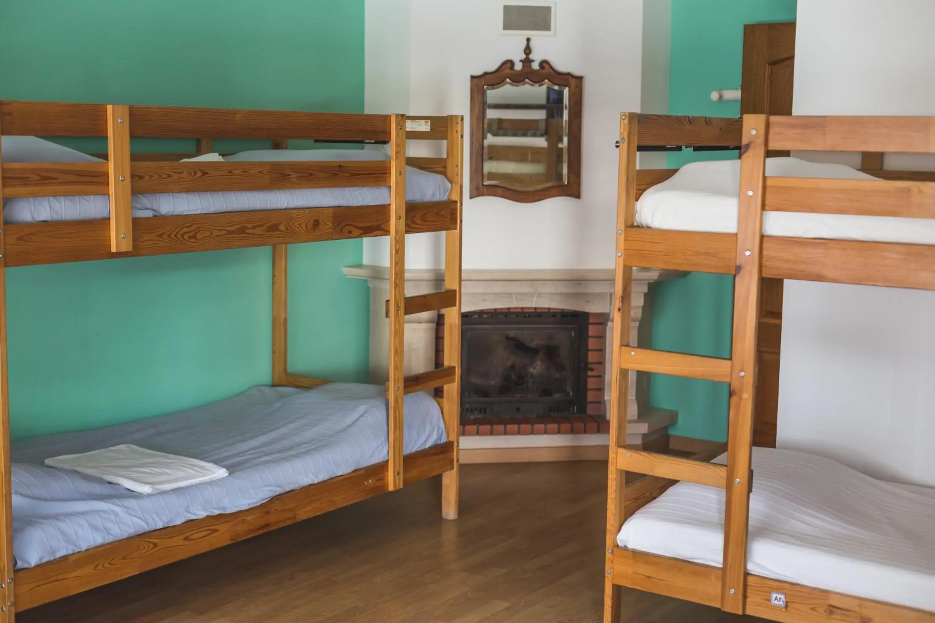 Bunk Bed in Ericeira Chill Hill Hostel & Private Rooms