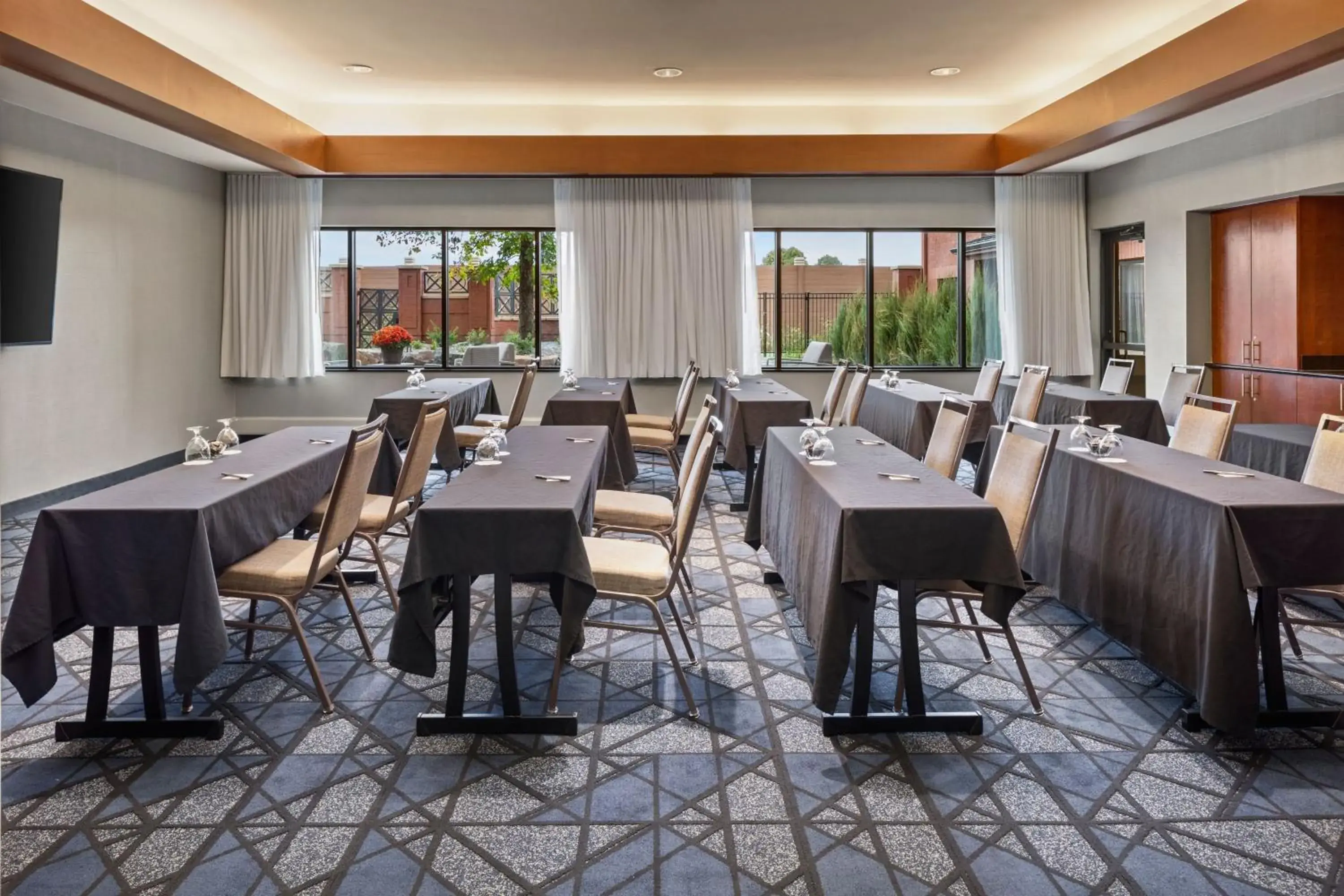 Meeting/conference room, Restaurant/Places to Eat in Residence Inn Minneapolis St. Paul/Roseville