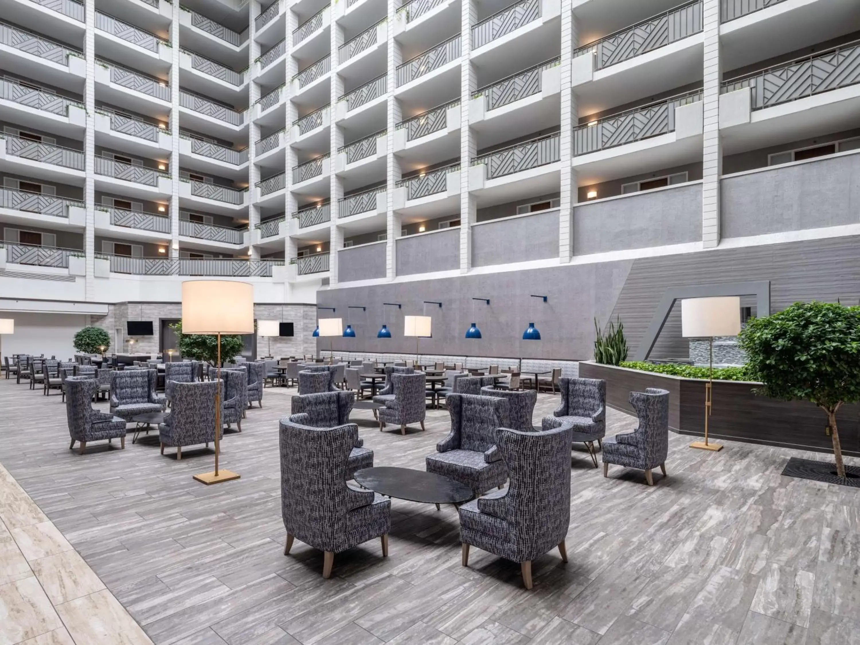 Lobby or reception in Embassy Suites Baltimore - North/Hunt Valley