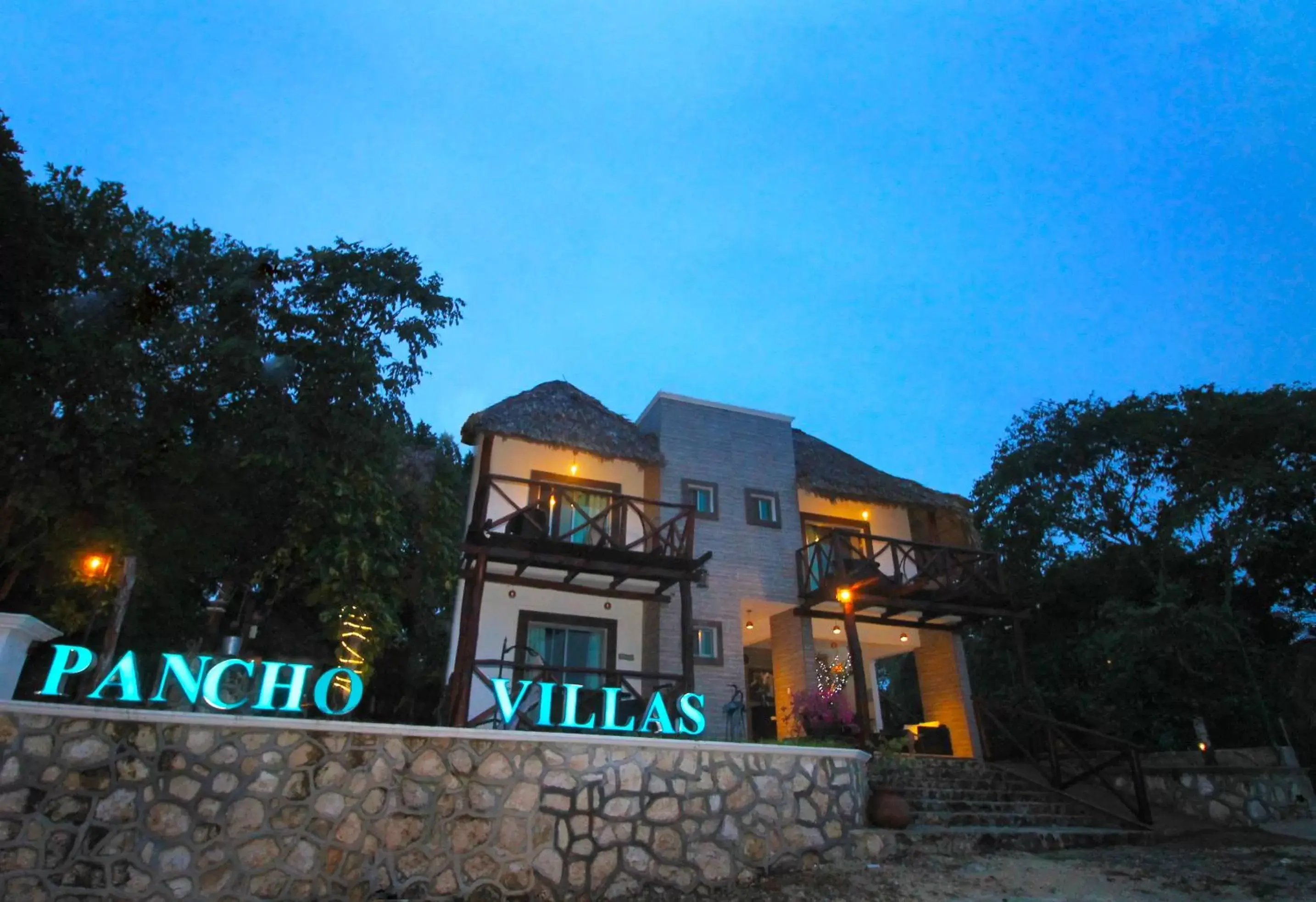 Property building in Hotel Pancho Villas Bacalar Vista a Laguna