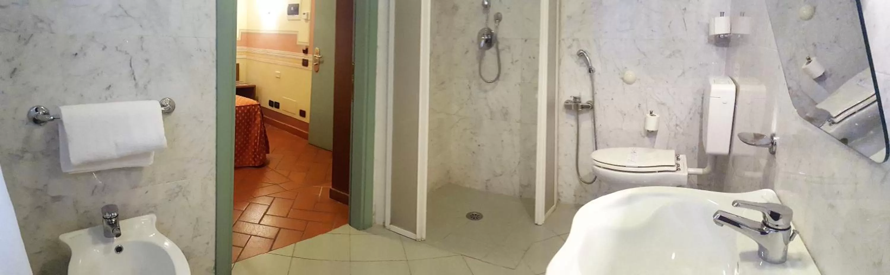 Bathroom in Albergo San Martino & Depandance