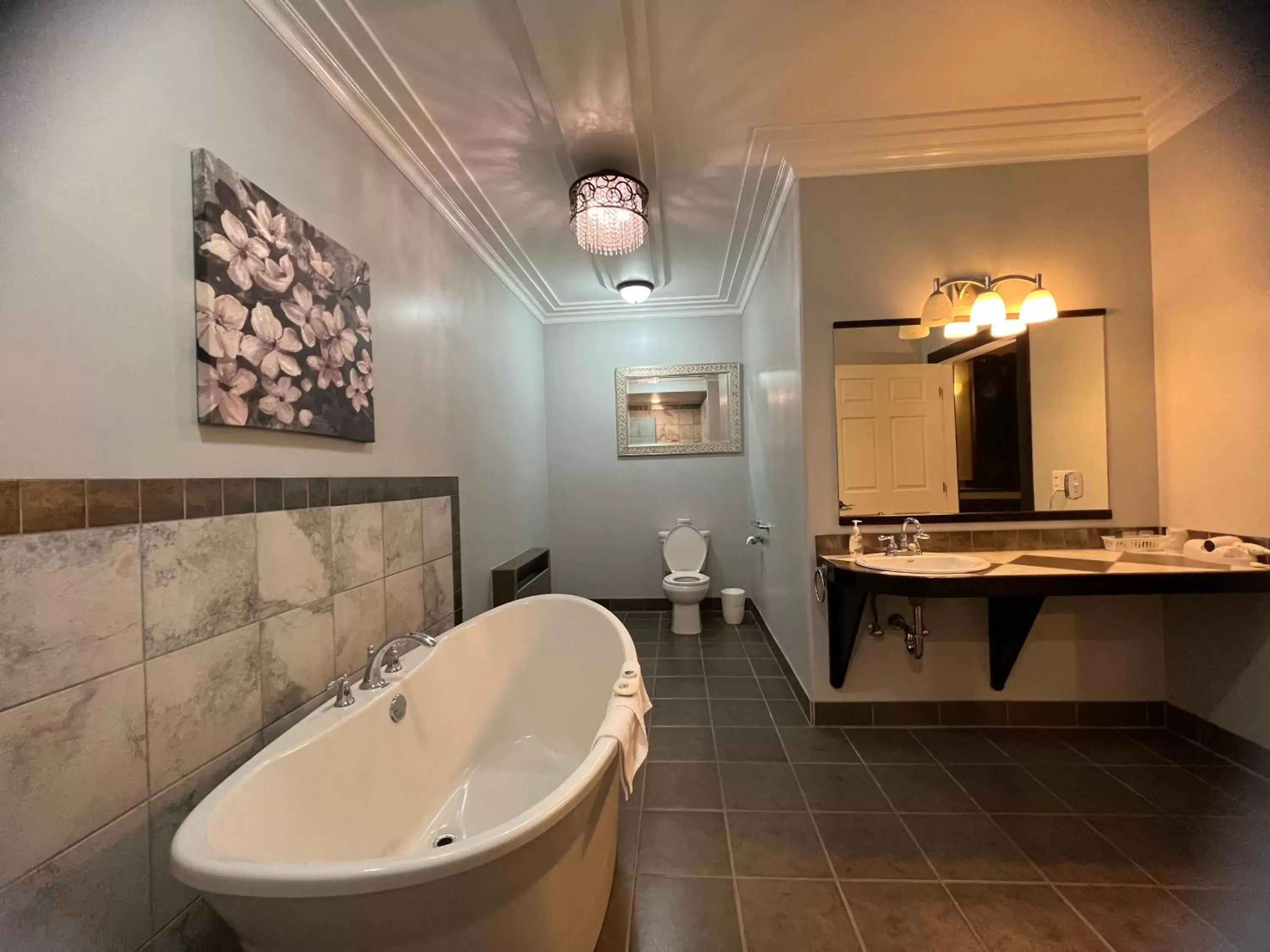 Bathroom in Wells Gray Inn