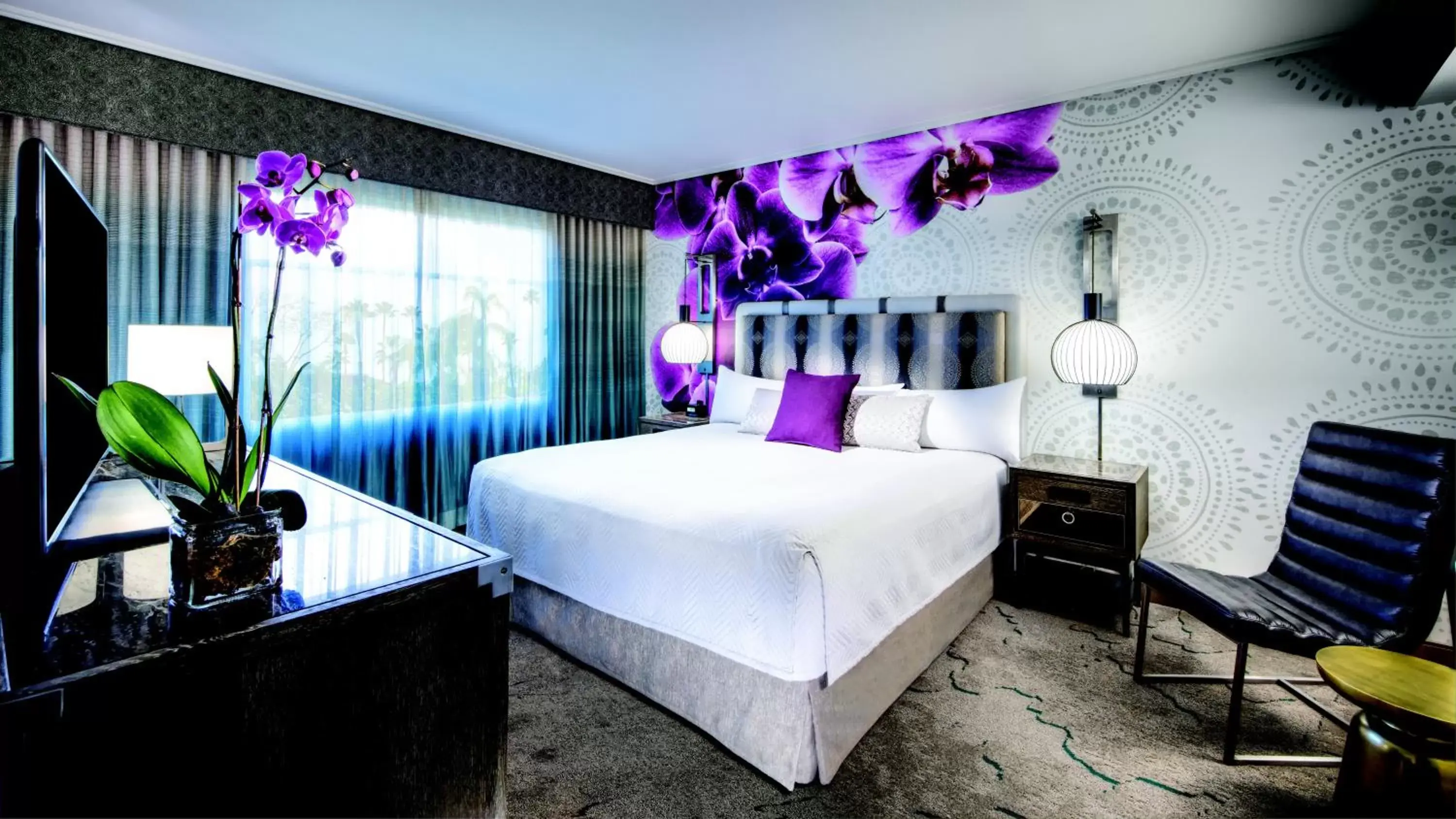 Bed in Universal's Loews Royal Pacific Resort