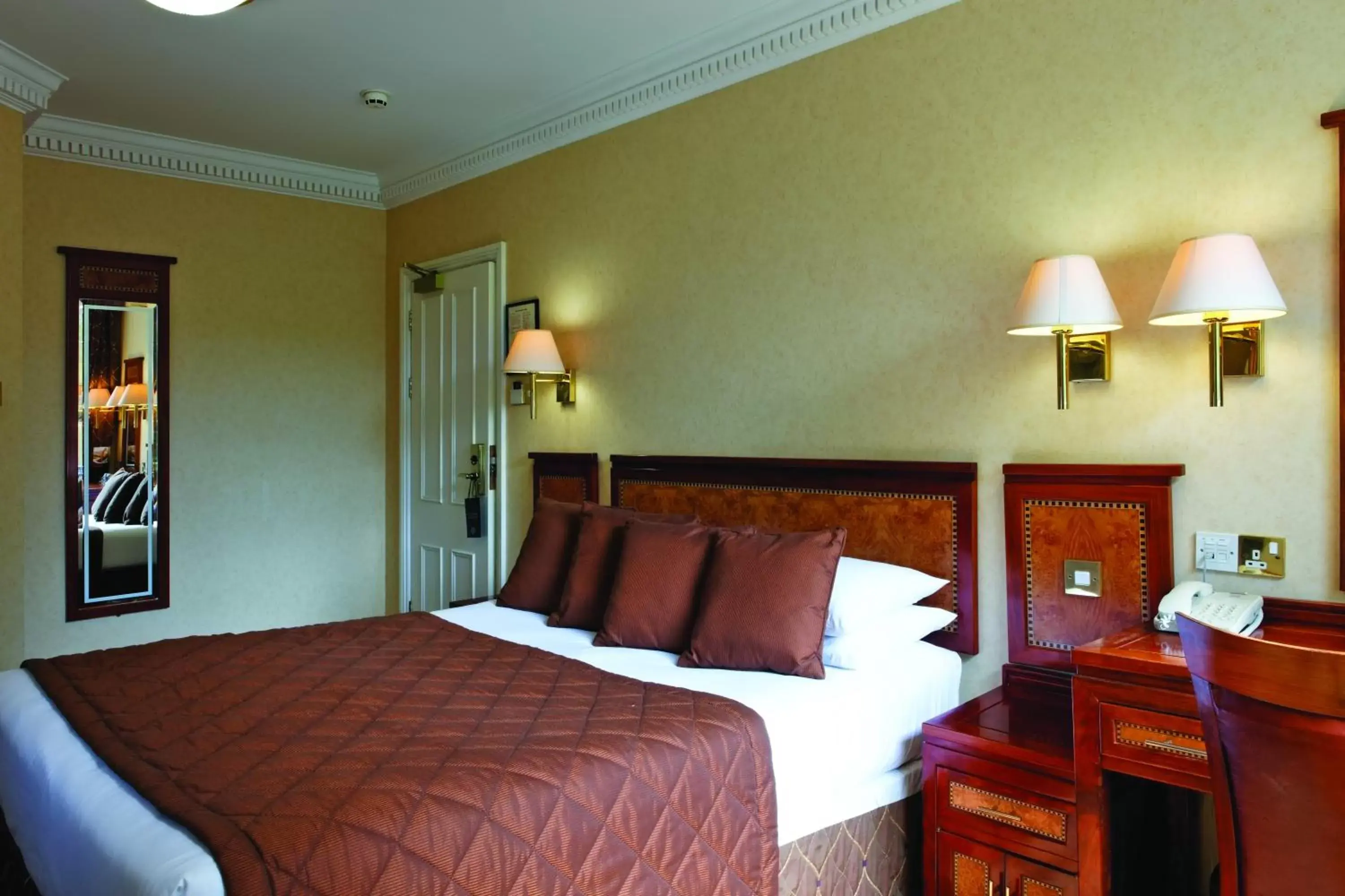Bedroom, Bed in Grange Clarendon Hotel