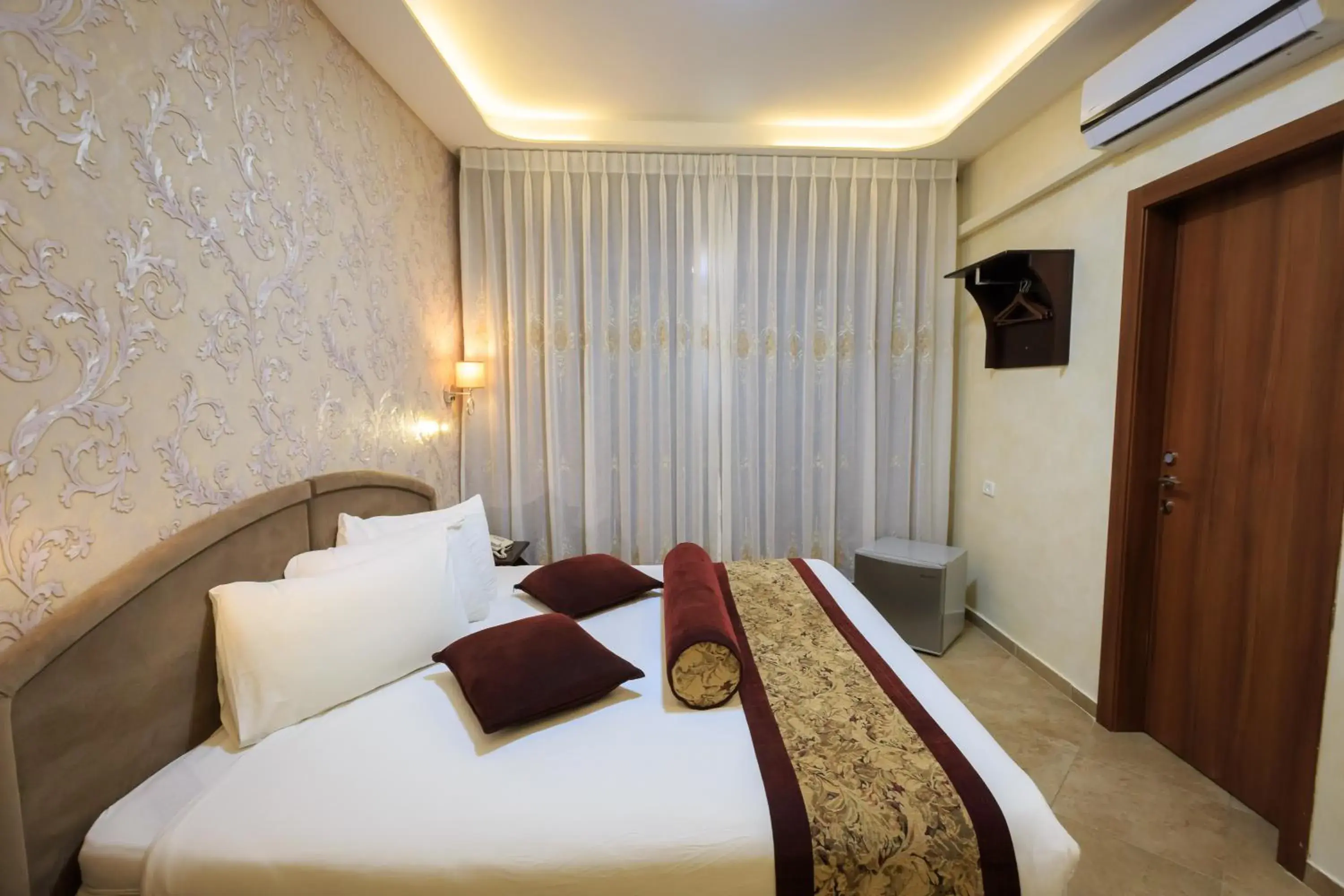 Bed in Hashimi Hotel