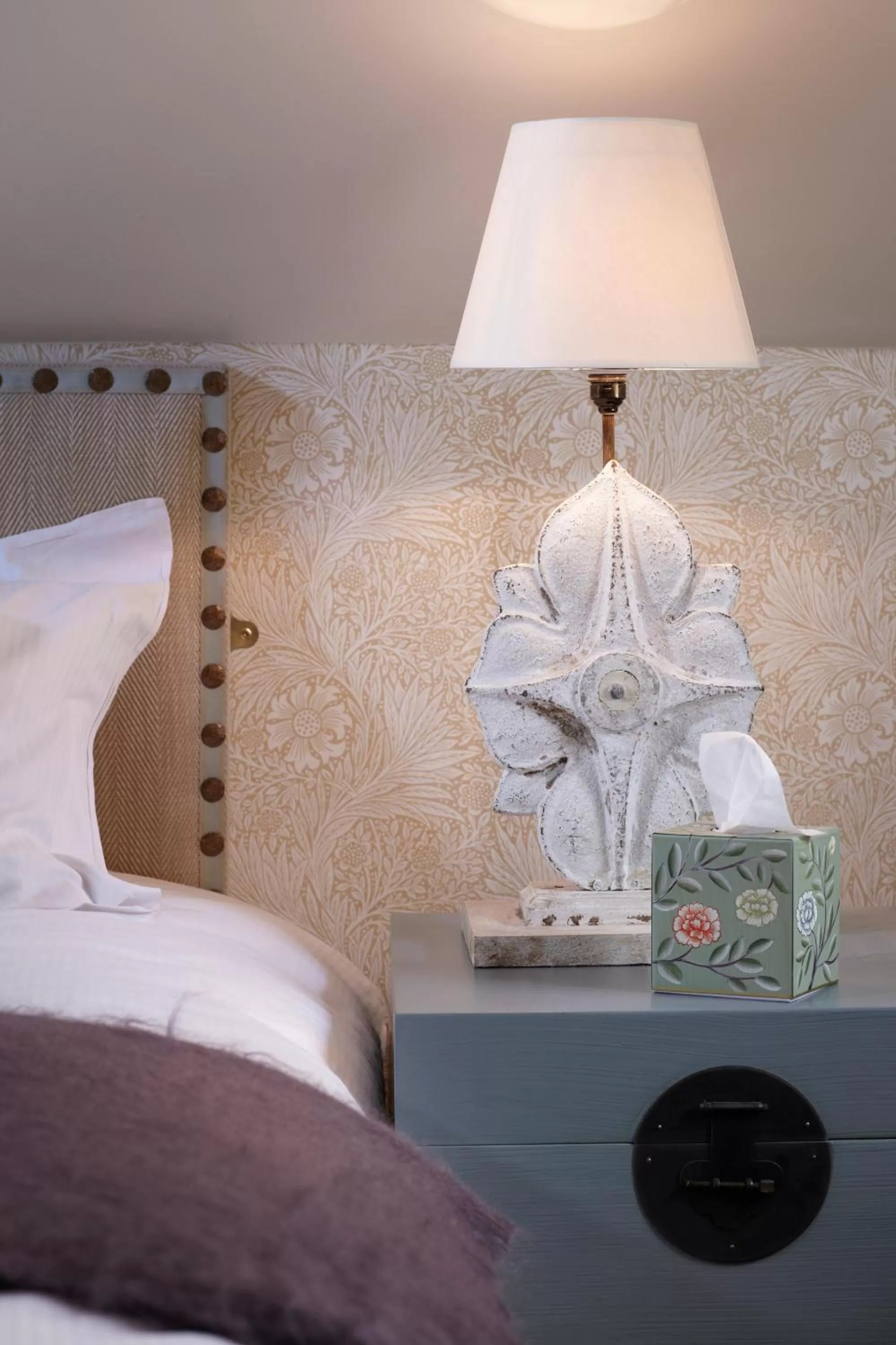 Living room in The Stag and Huntsman at Hambleden