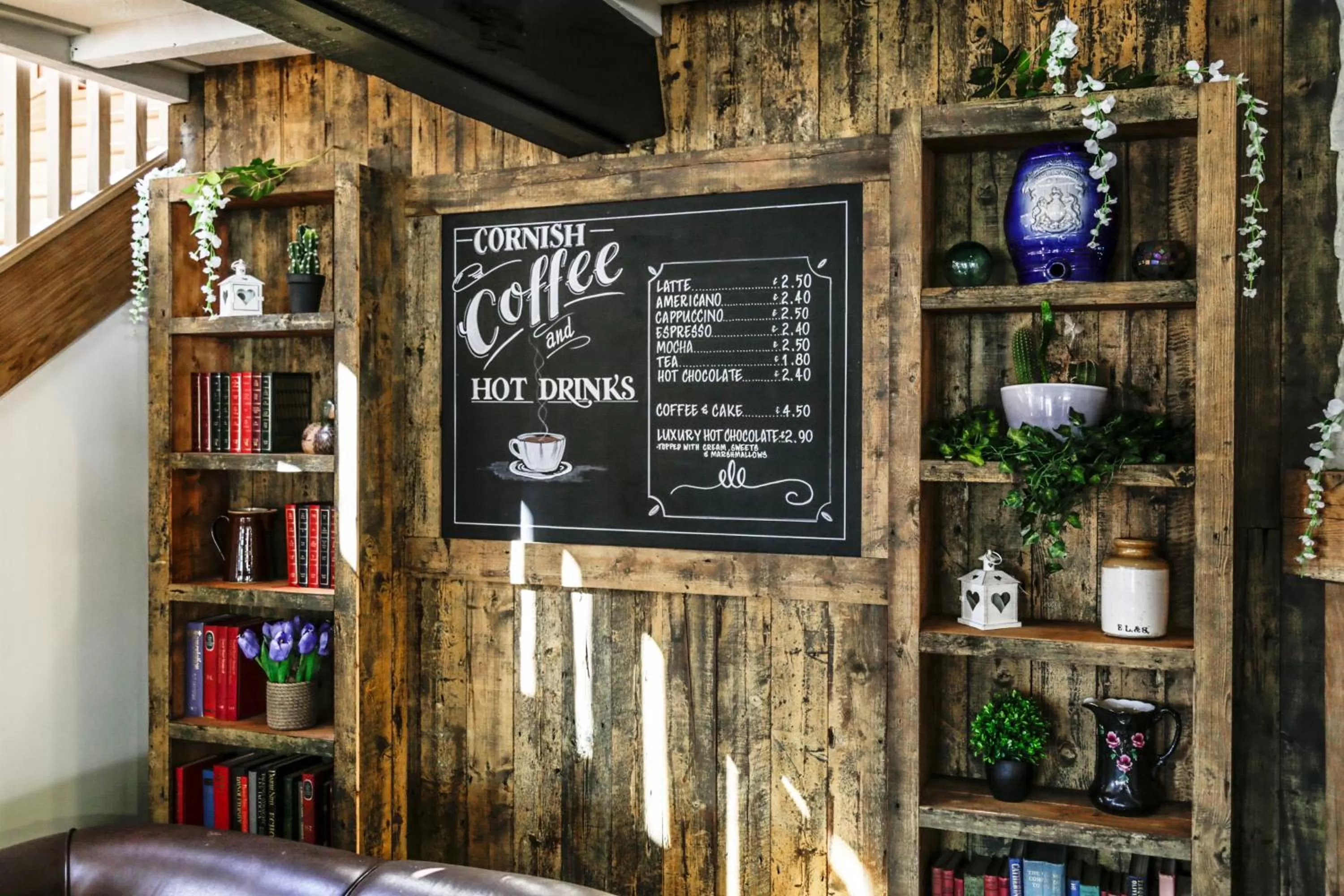 Lounge or bar in The Swan Hotel