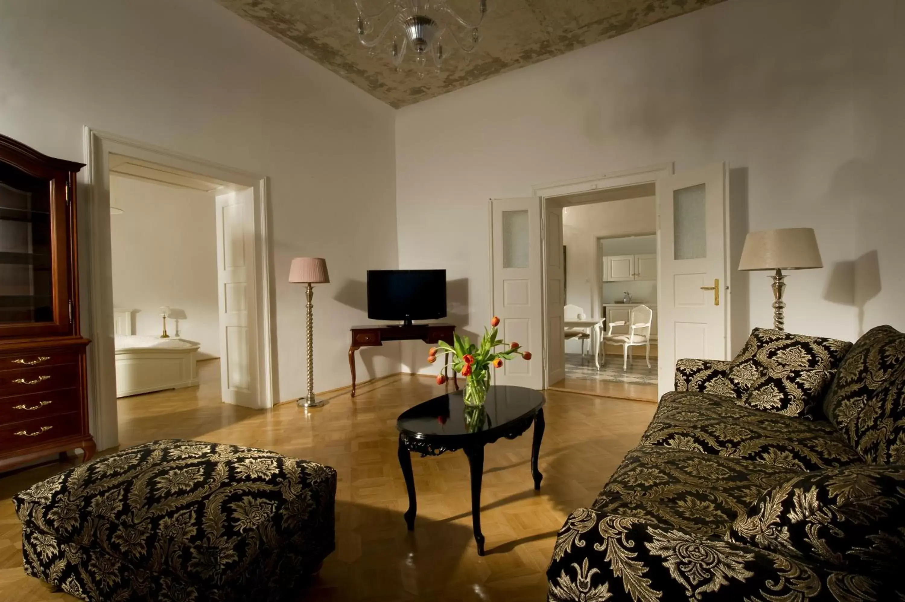 Living room, TV/Entertainment Center in Antiq Palace - Historic Hotels of Europe