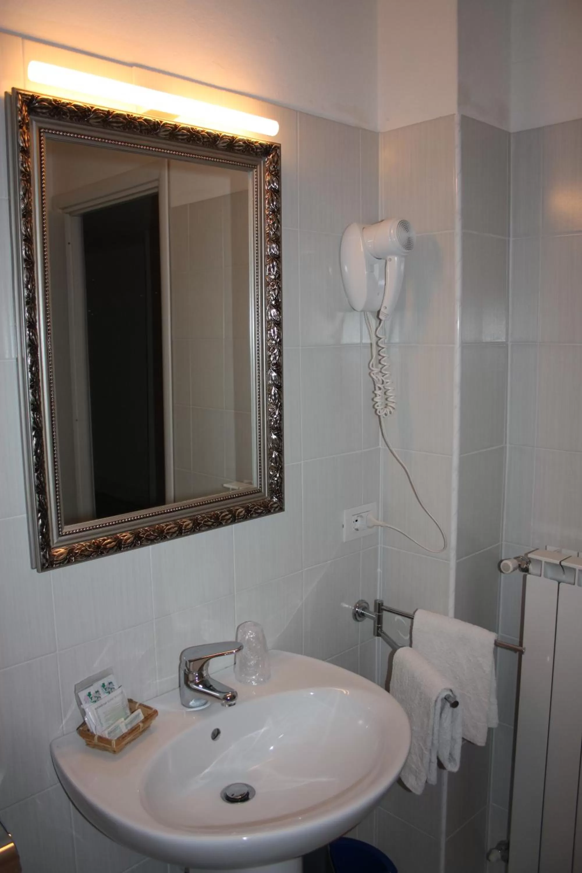 Bathroom in Affittacamere Via Mazzini