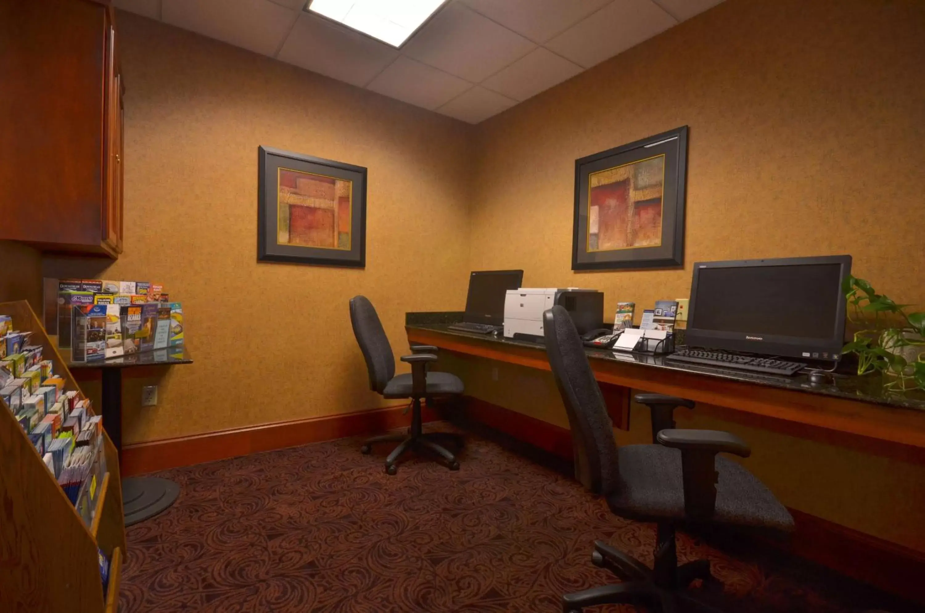 Business facilities in Hampton Inn Bryant