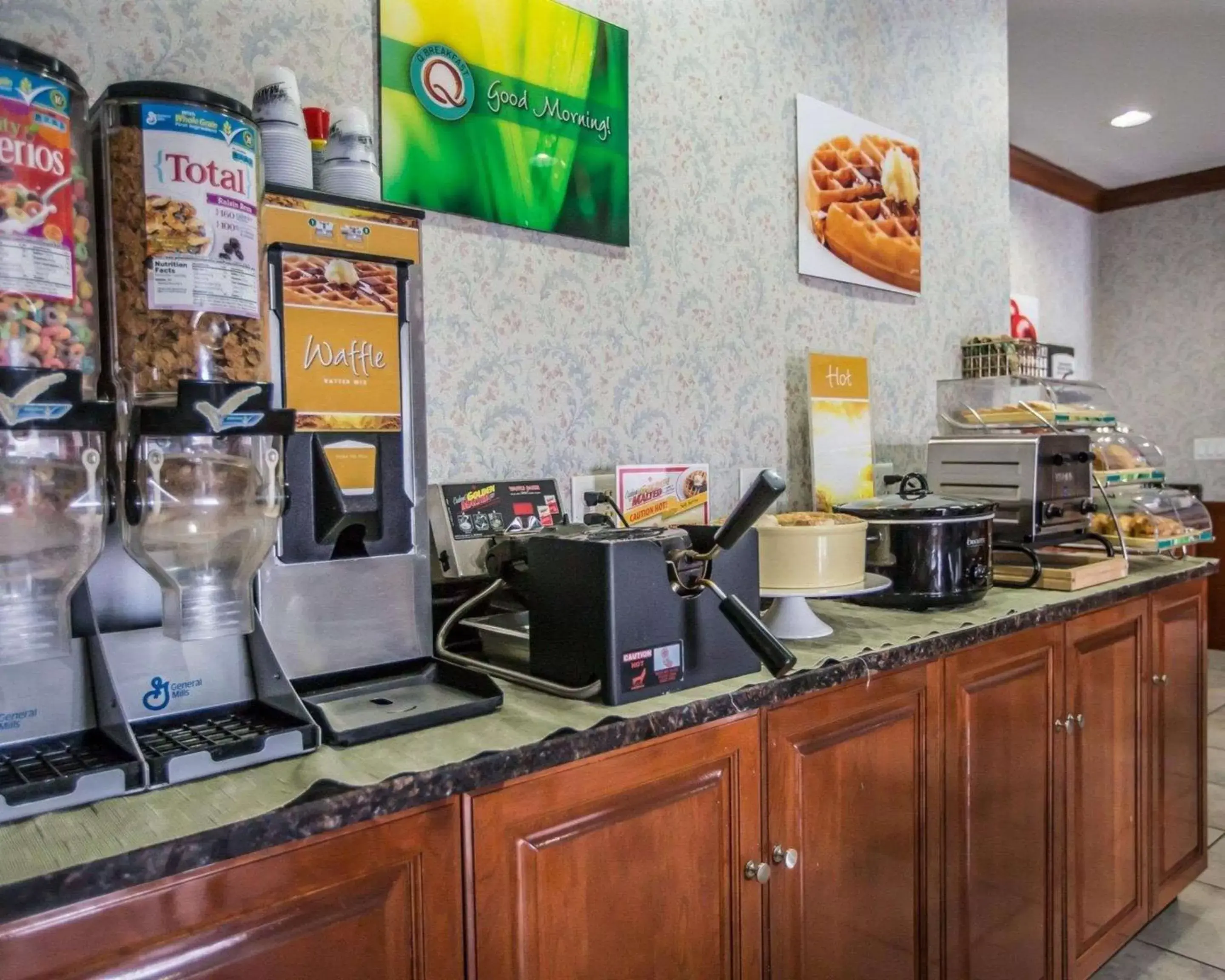 Restaurant/Places to Eat in Quality Inn Peru near Starved Rock State Park