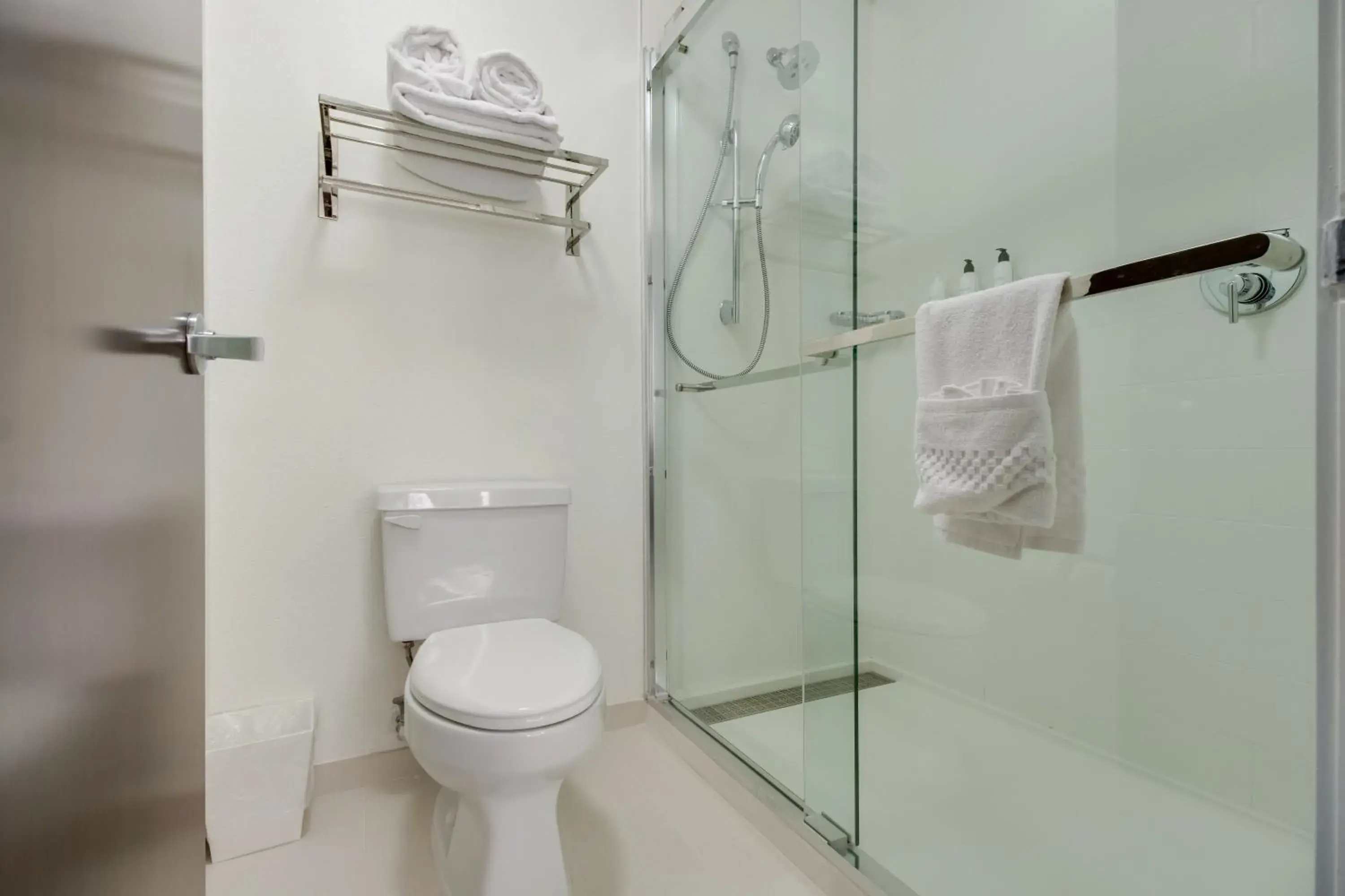 Bathroom in SpringHill Suites by Marriott Dallas NW Highway at Stemmons / I-35East