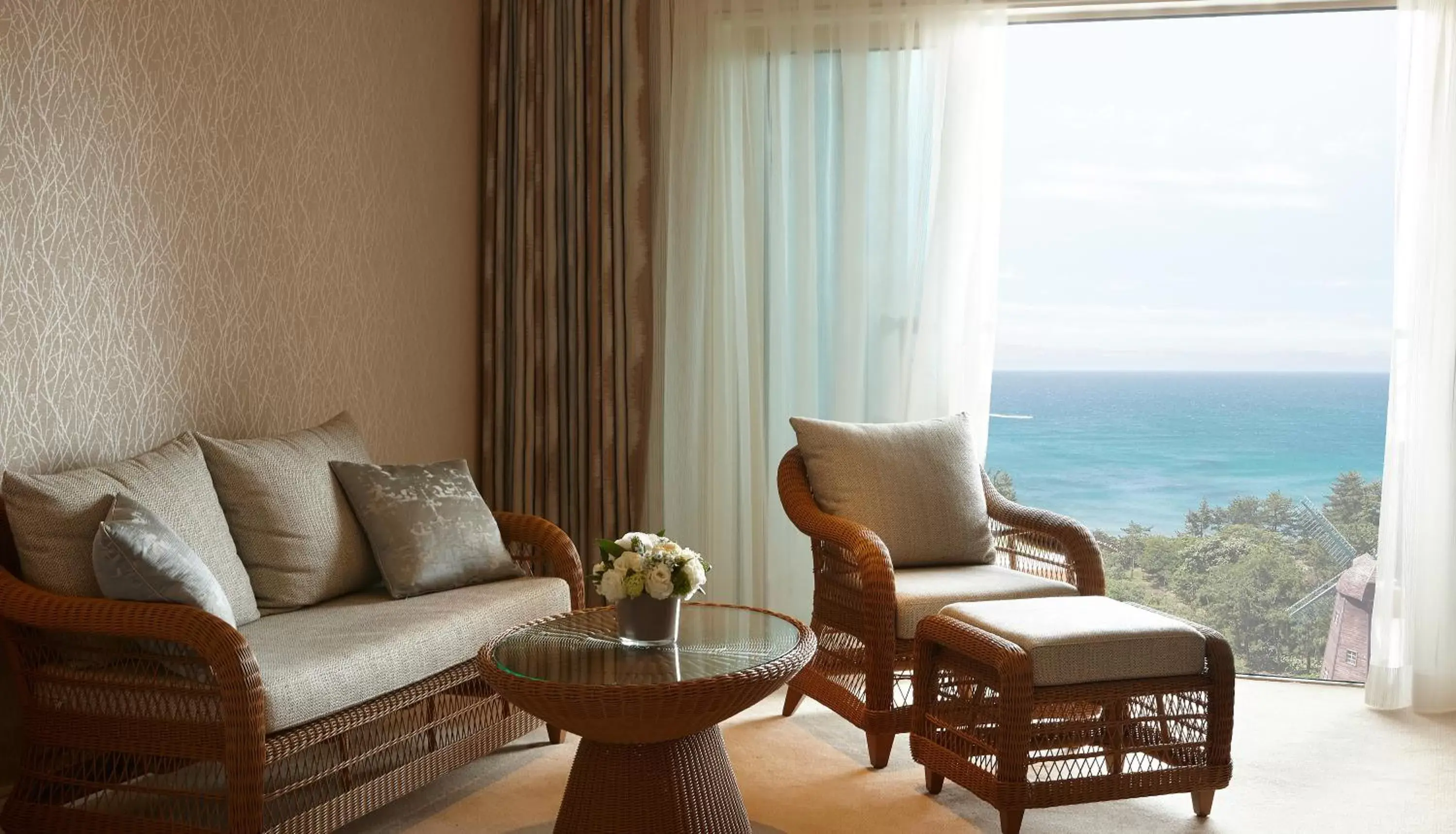 Sea view, Seating Area in Lotte Hotel Jeju